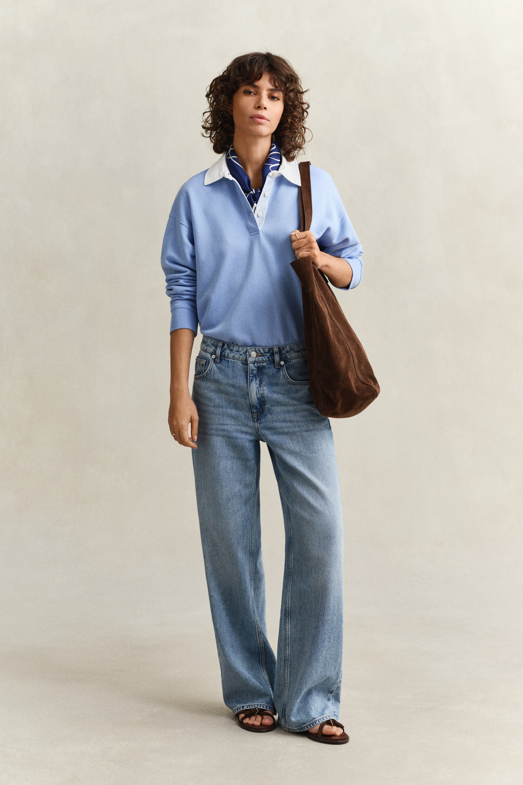 HYDRANGEA BLUE, RUGGER SWEATSHIRT BY GANT AU.