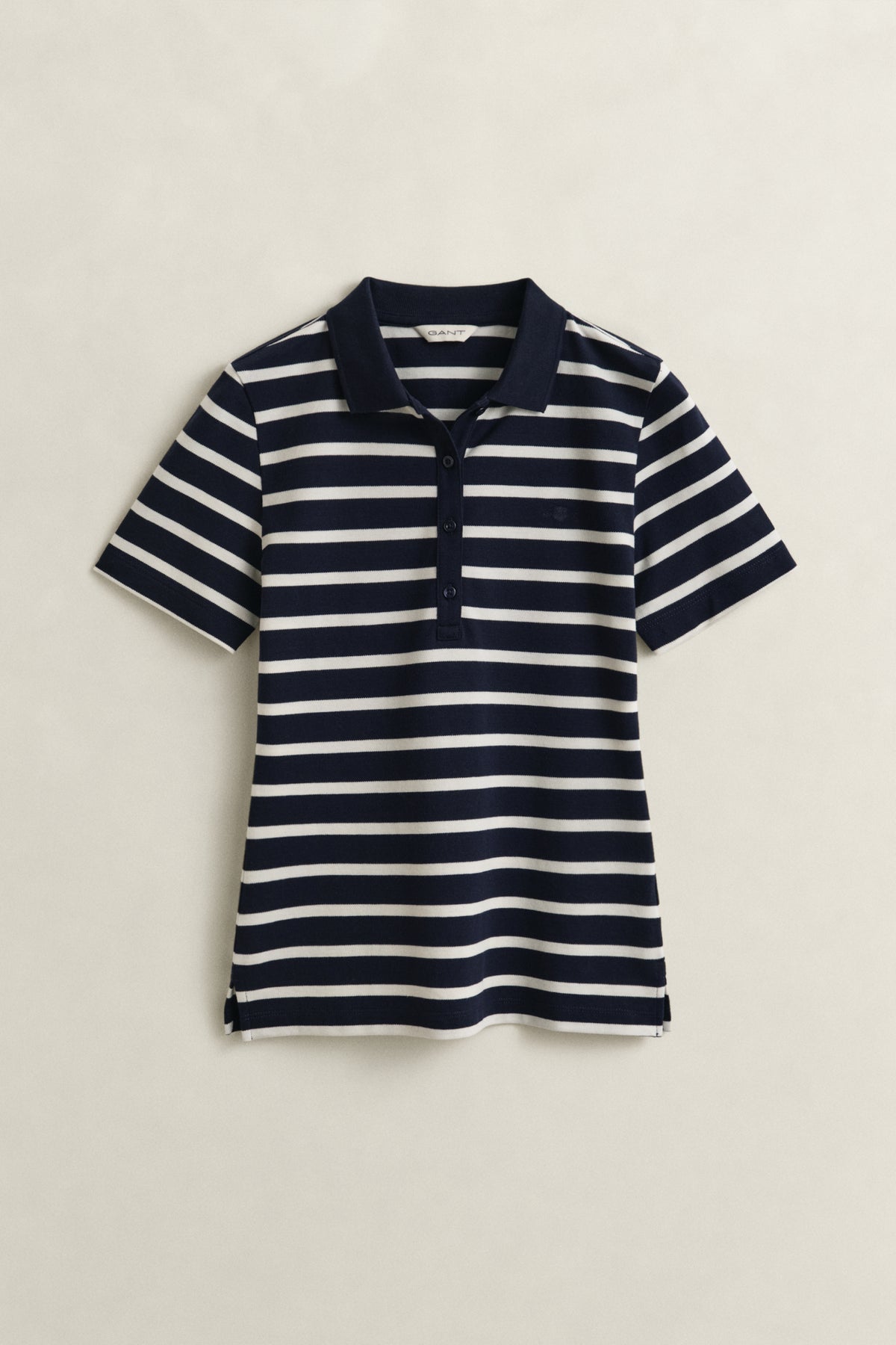 EVENING BLUE, SLIM STRIPED SS PIQUE POLO, FLAT-LAY BY GANT AU.