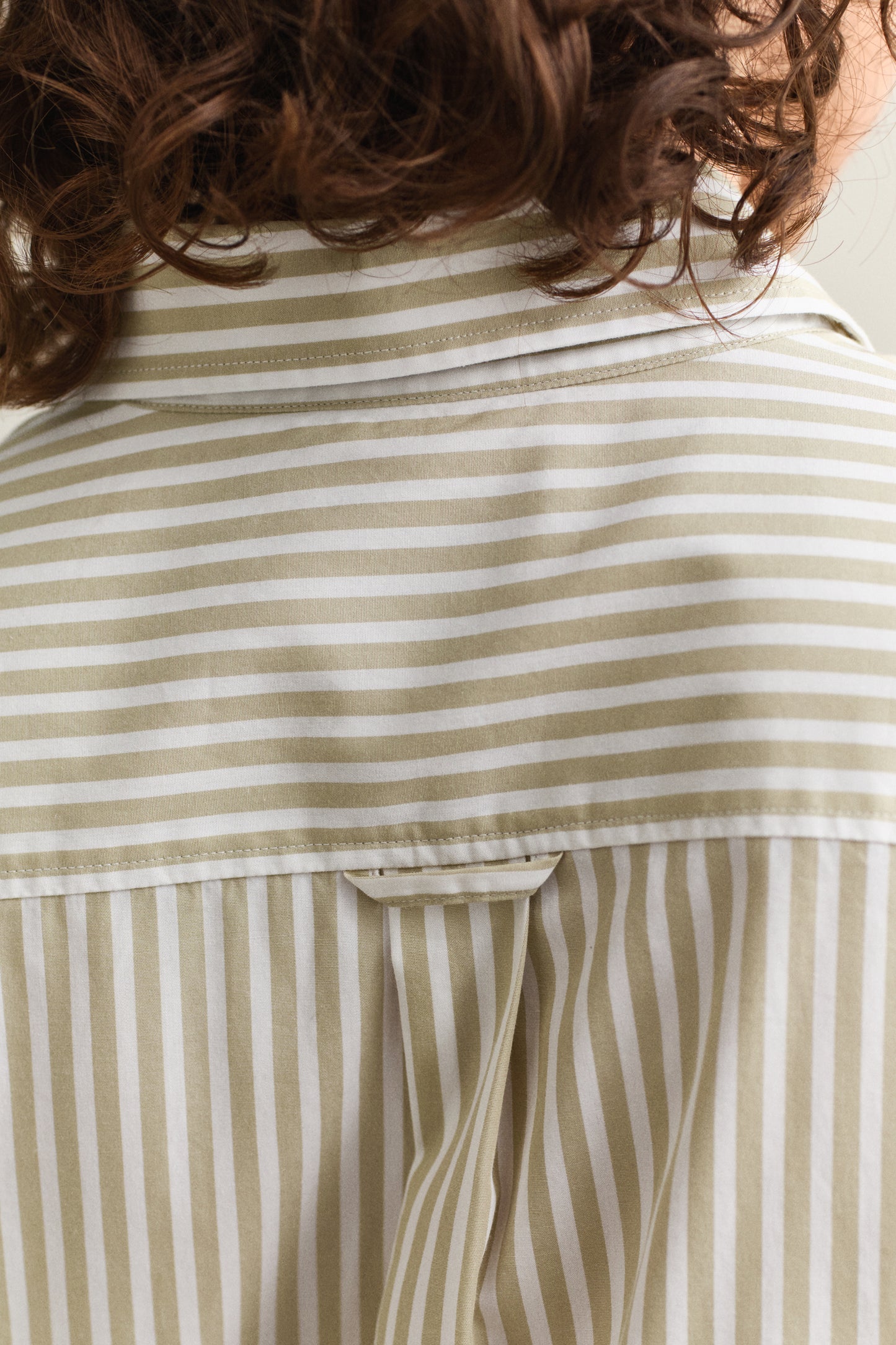 MODEL WEARING REG CLASSIC POPLIN STRIPED SHIRT