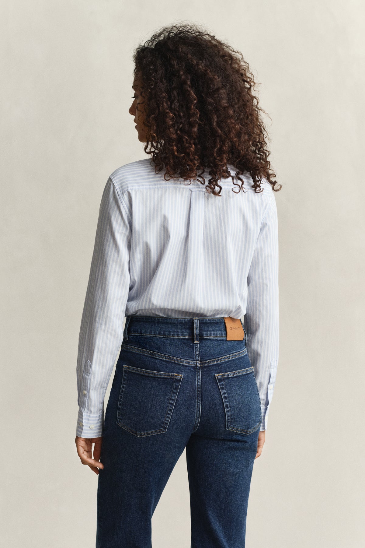 LIGHT BLUE, REG CLASSIC POPLIN STRIPED SHIRT, BACK-VIEW BY GANT AU.