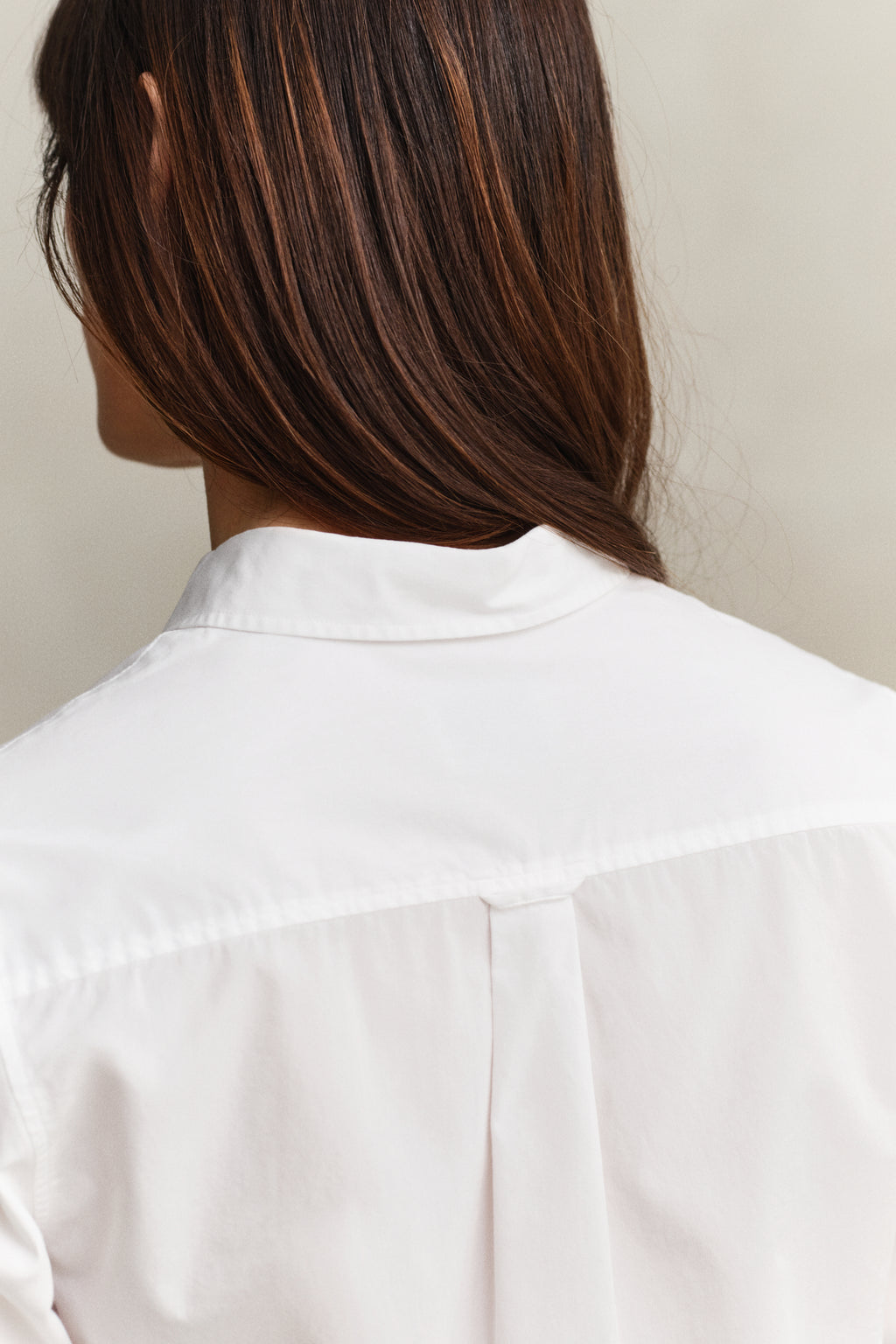 WHITE, REG CLASSIC POPLIN SHIRT, CLOSE-UP BY GANT AU.
