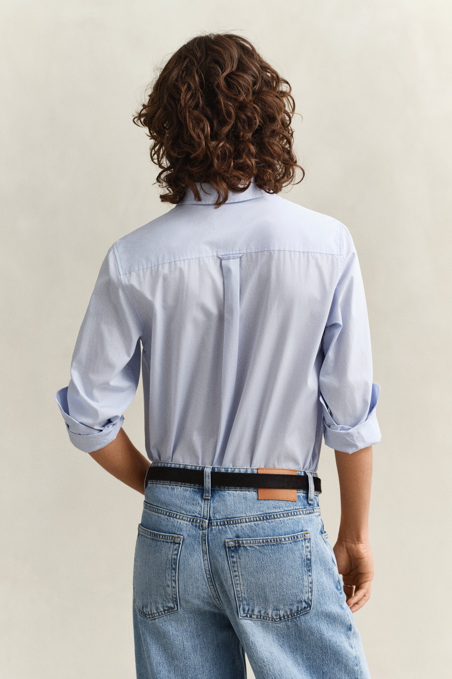 LIGHT BLUE, REG CLASSIC POPLIN SHIRT, BACK-VIEW BY GANT AU.