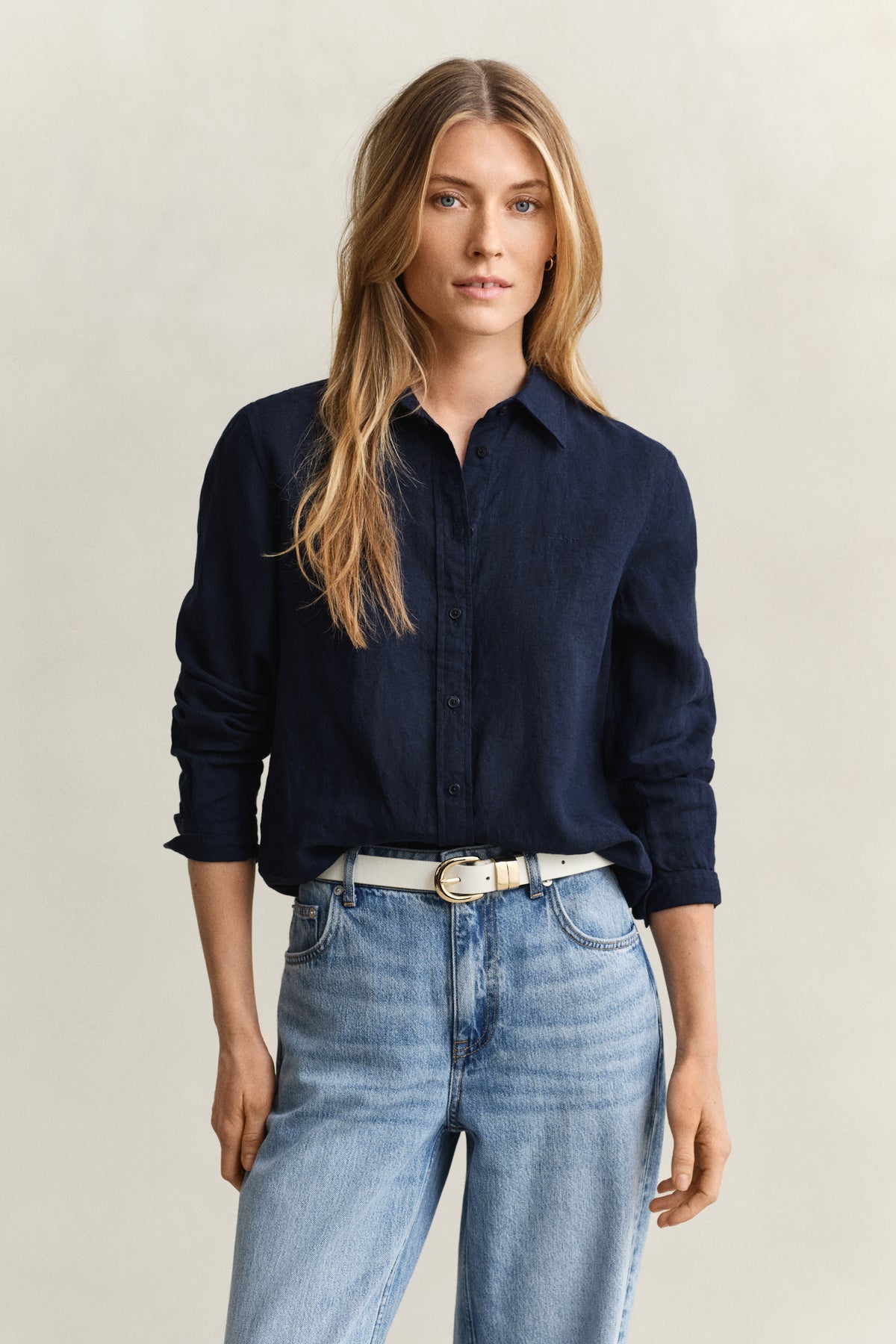 EVENING BLUE, REG LINEN LS SHIRT, FRONT-VIEW BY GANT AU.