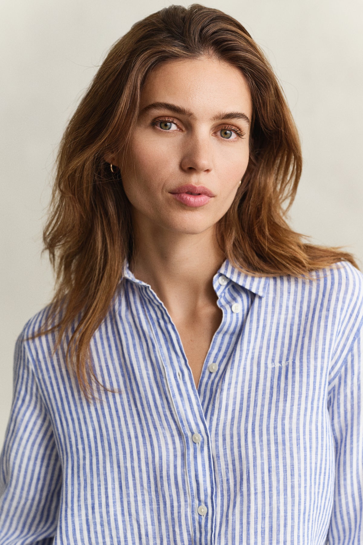 ROYAL BLUE, REG STRIPED LINEN LS SHIRT, CLOSE-UP BY GANT AU.