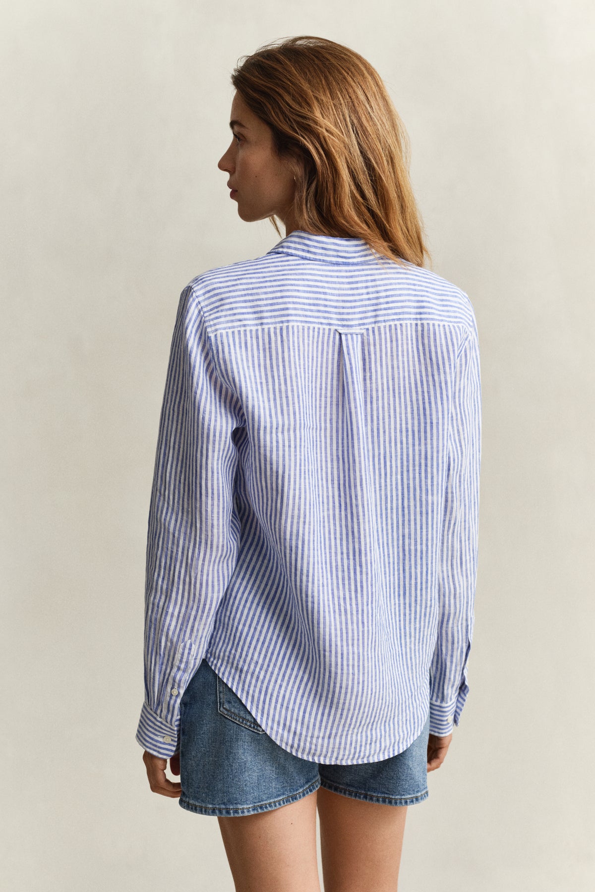 ROYAL BLUE, REG STRIPED LINEN LS SHIRT, BACK-VIEW BY GANT AU.