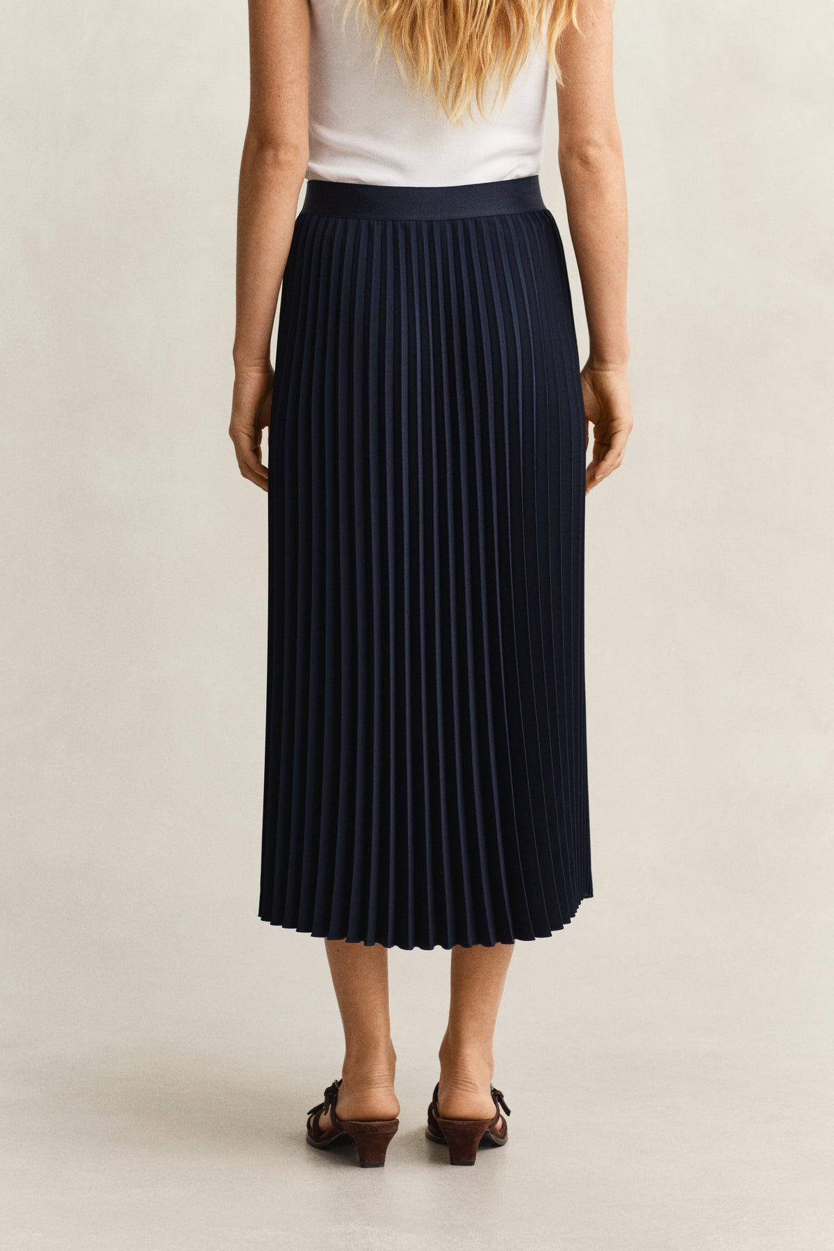 EVENING BLUE, Pleated Midi Skirt, BACK-VIEW BY GANT AU.