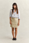 OAT BEIGE, CHINO SKIRT, FRONT-VIEW BY GANT AU.