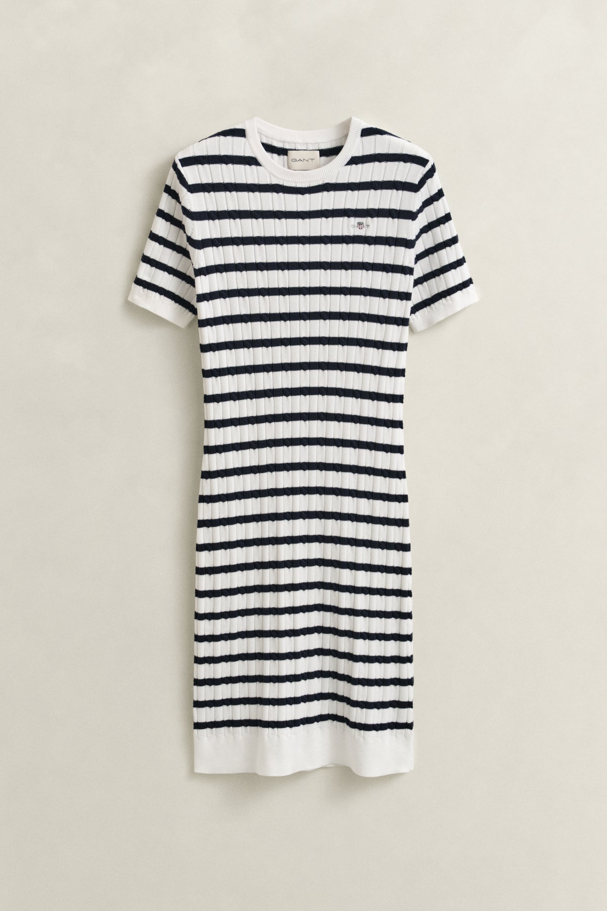 EGGSHELL, STRETCH COTTON CABLE SS DRESS, FLAT-LAY BY GANT AU.