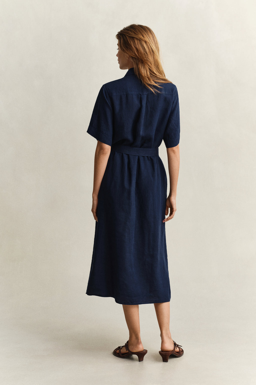 EVENING BLUE, LINEN SS SHIRT DRESS, BACK-VIEW BY GANT AU.