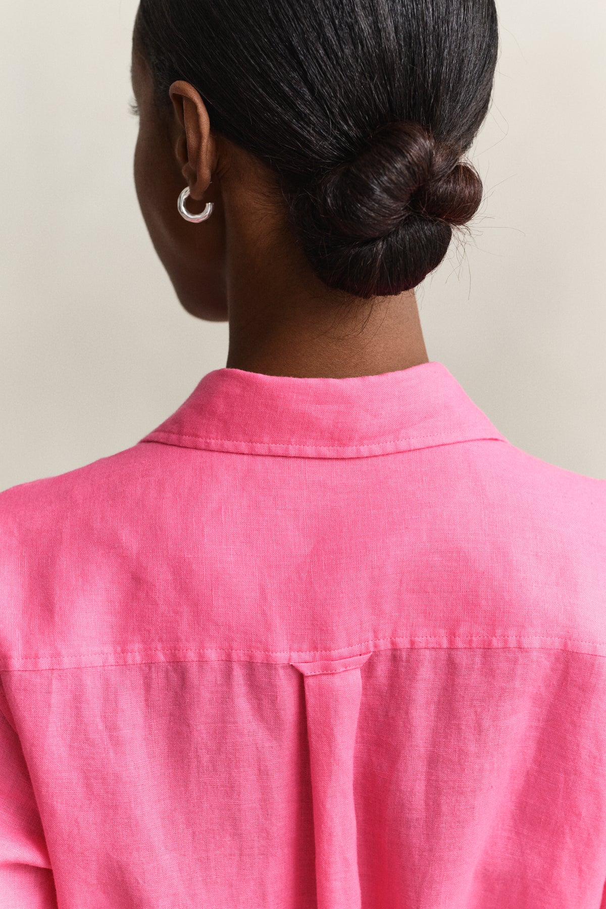 BRIGHT FUSCHIA, LINEN SS SHIRT DRESS, CLOSE-UP BY GANT AU.