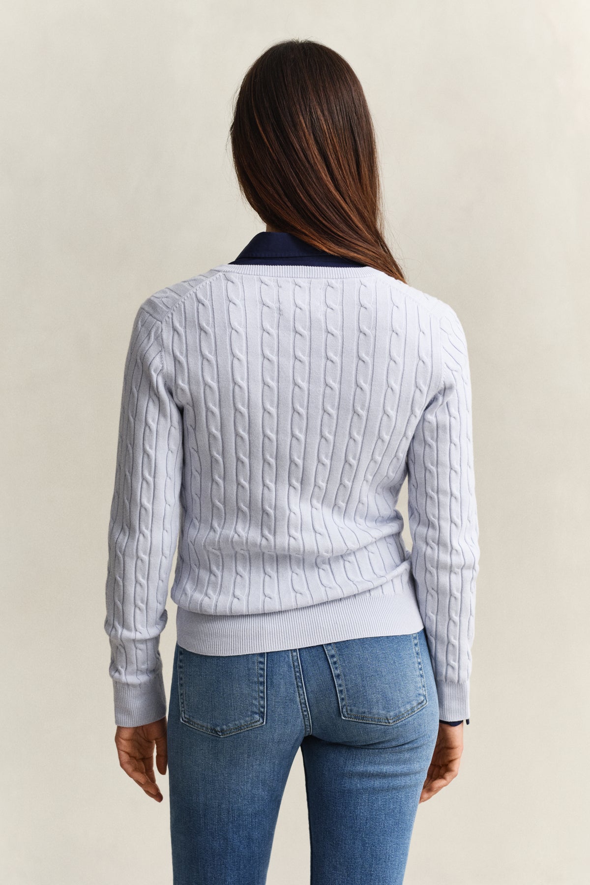 LIGHT BLUE, STRETCH COTTON CABLE V-NECK, BACK-VIEW BY GANT AU.