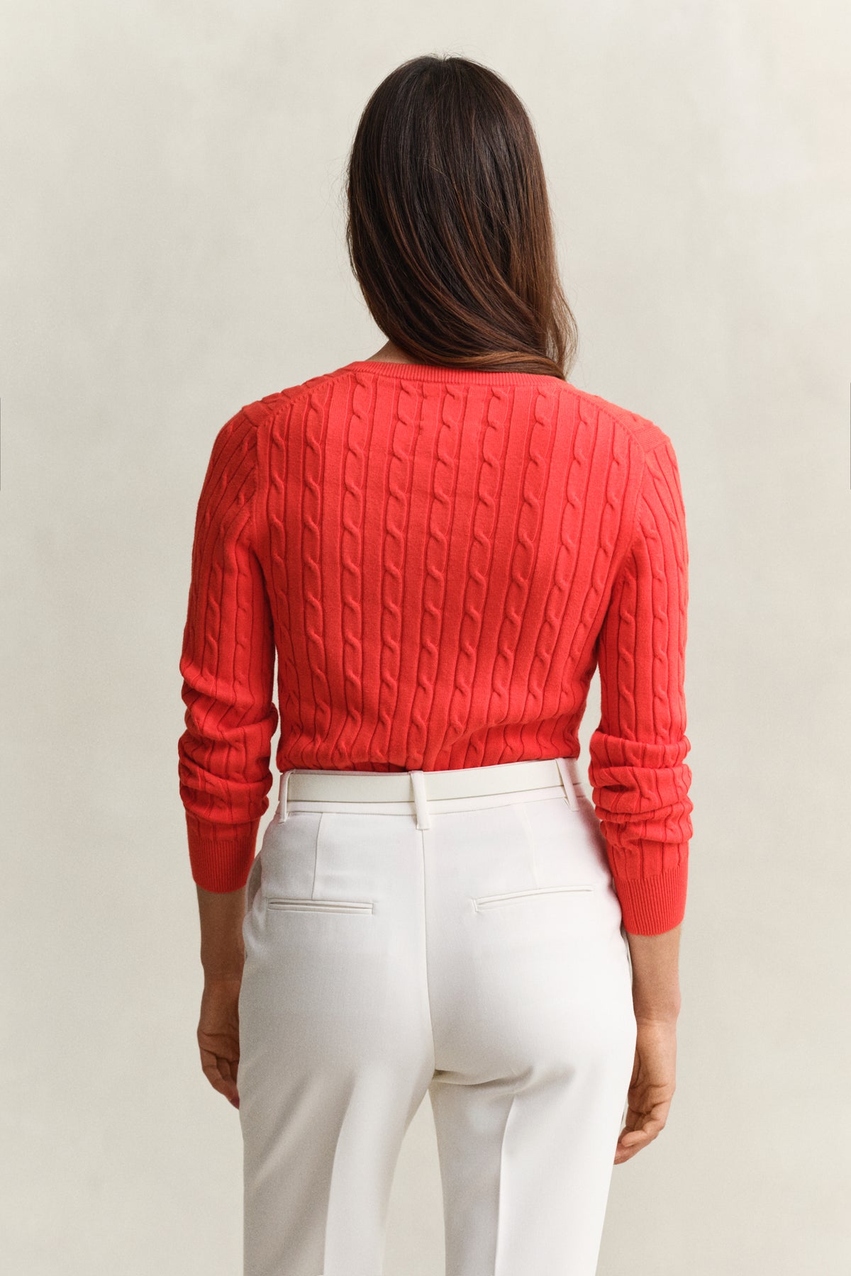 PERFECT RED, STRETCH COTTON CABLE V-NECK, BACK-VIEW BY GANT AU.
