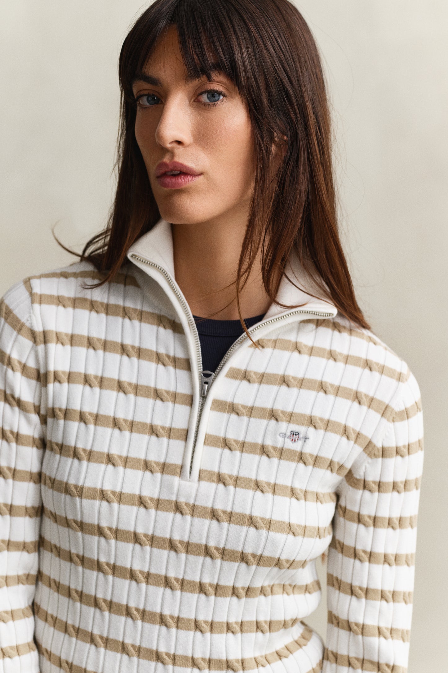 OAT BEIGE, STRETCH COTTON CABLE STRIPE HZ, CLOSE-UP BY GANT AU.