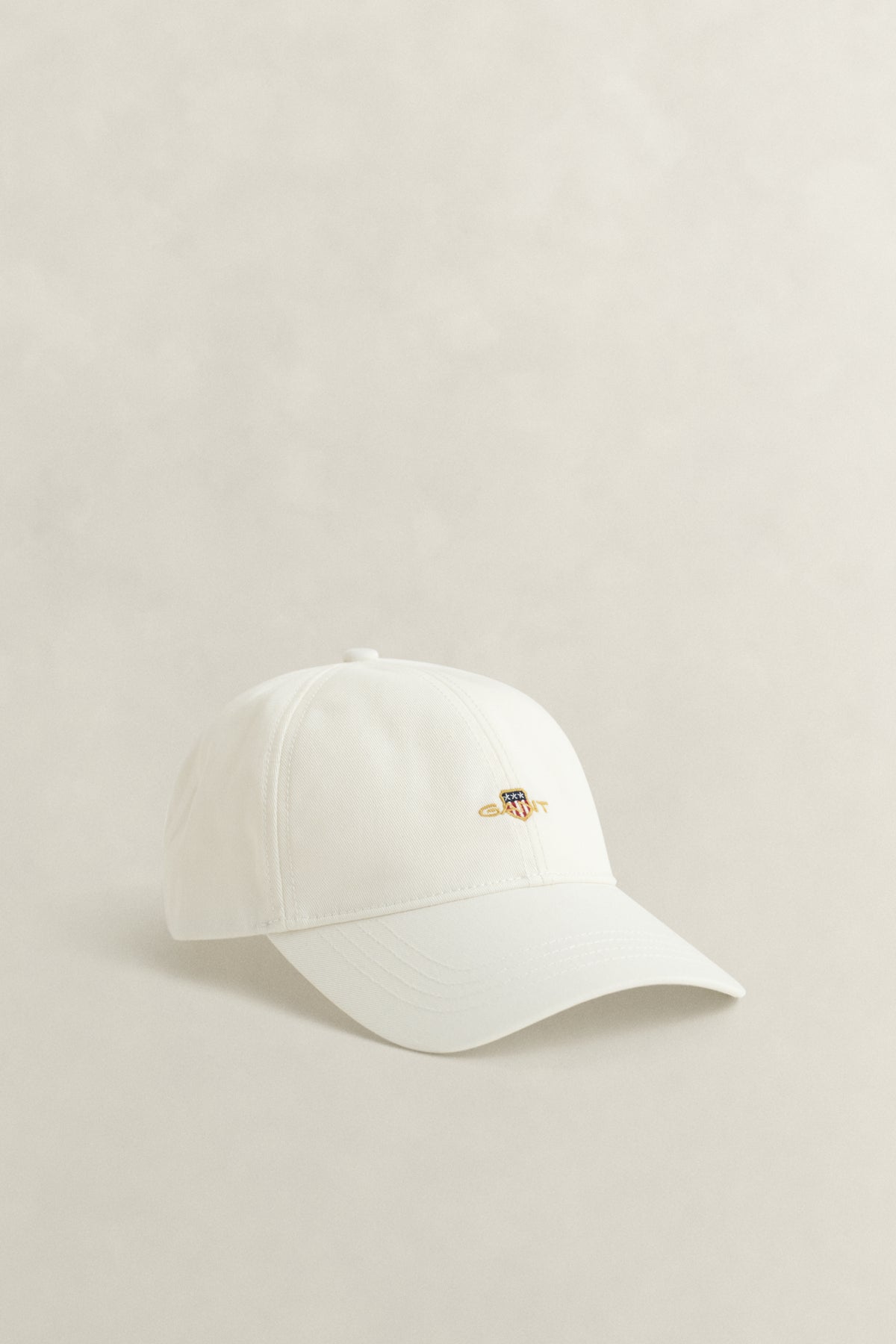 EGGSHELL, SHIELD COTTON TWILL CAP, FRONT-VIEW BY GANT AU.