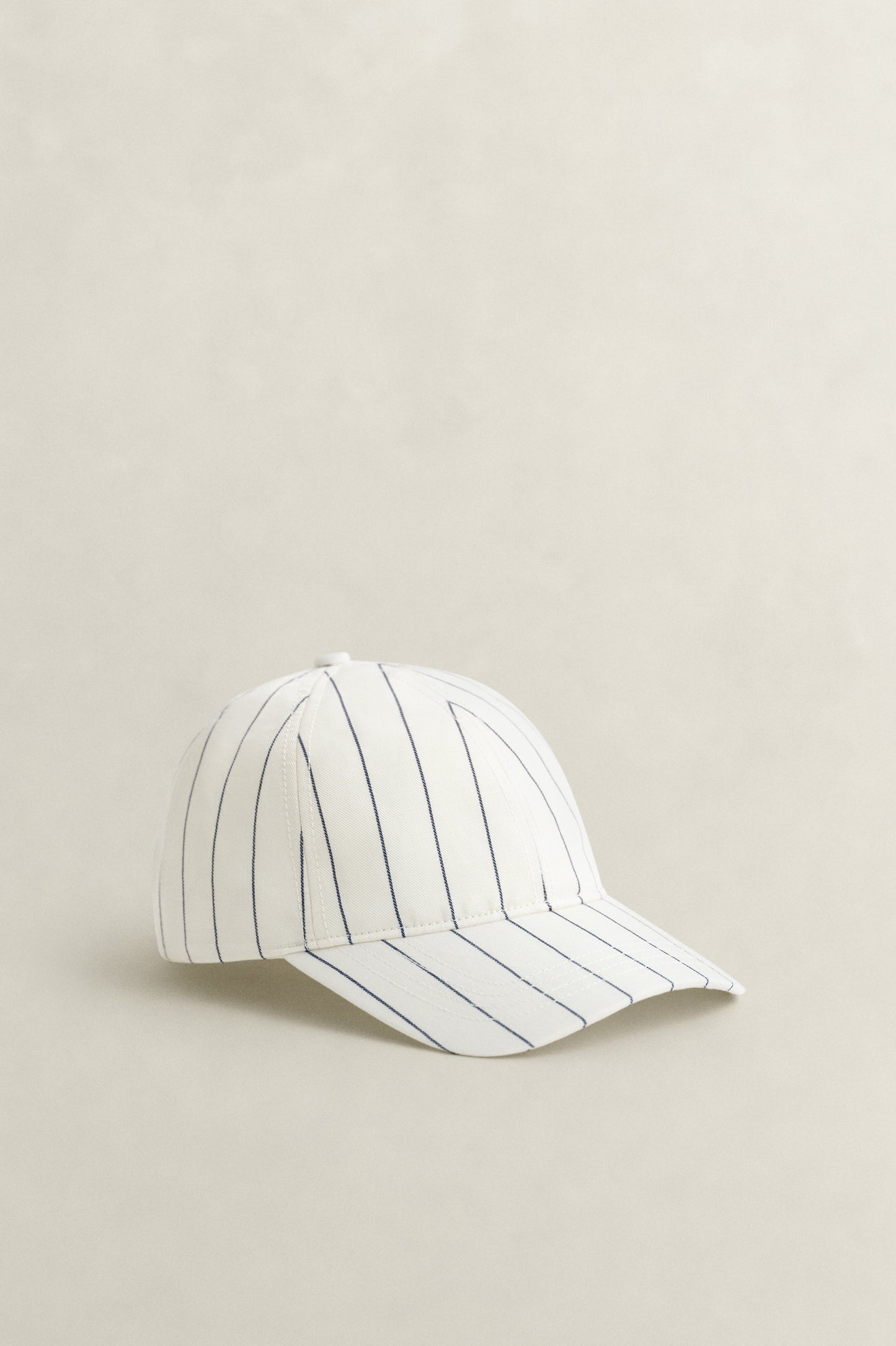 EGGSHELL, STRIPED LINEN BLEND CAP, FRONT-VIEW BY GANT AU.