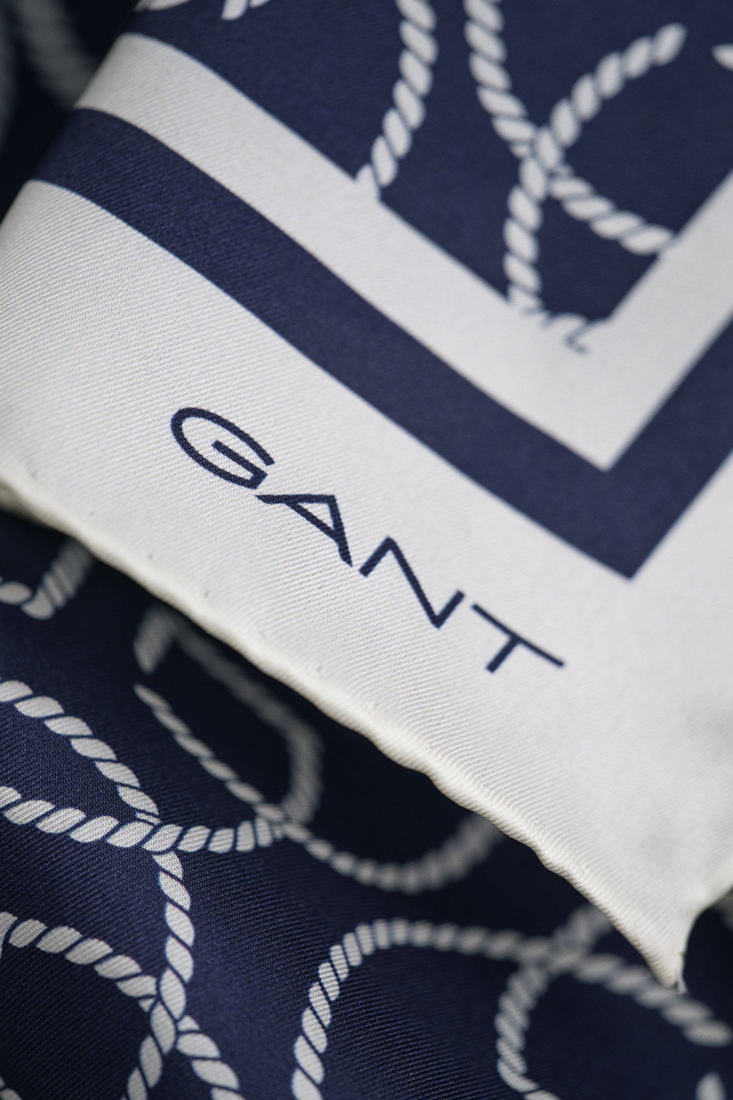 EVENING BLUE, MONOGRAM PRINT SILK SCARF, CLOSE-UP BY GANT AU.