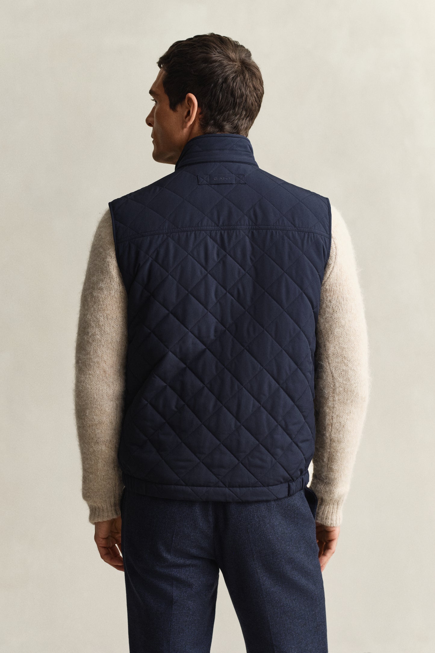EVENING BLUE, QUILTED WINDCHEATER VEST, BACK-VIEW BY GANT AU.