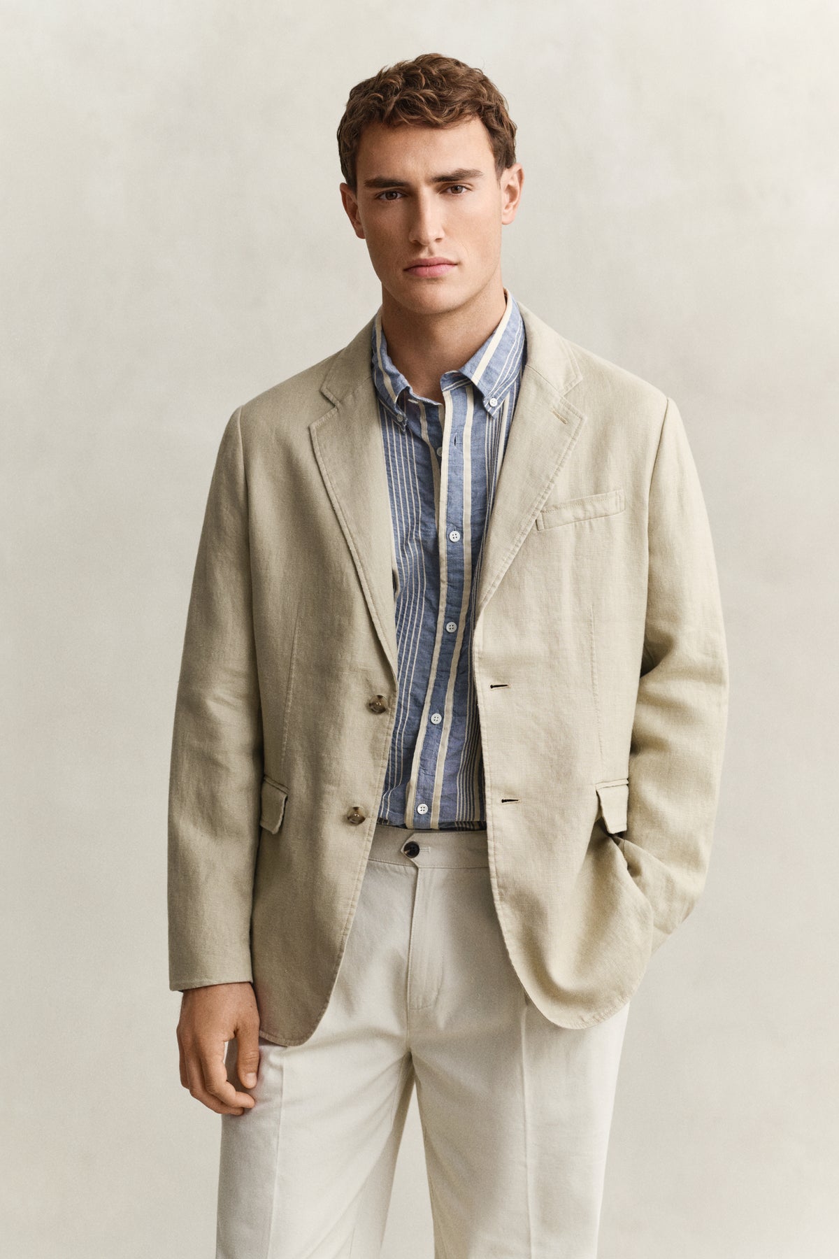 OAT BEIGE, GMNT DYE LINEN BLAZER, FRONT-VIEW BY GANT AU.