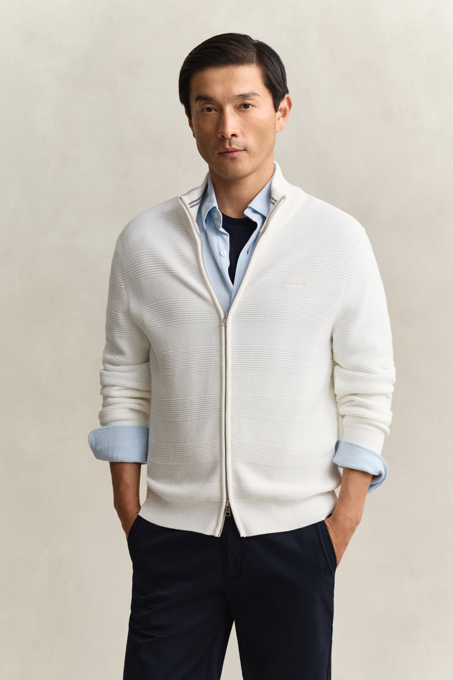 EGGSHELL, COTTON TEXTURE ZIPPED CARDIGAN, FRONT-VIEW BY GANT AU.