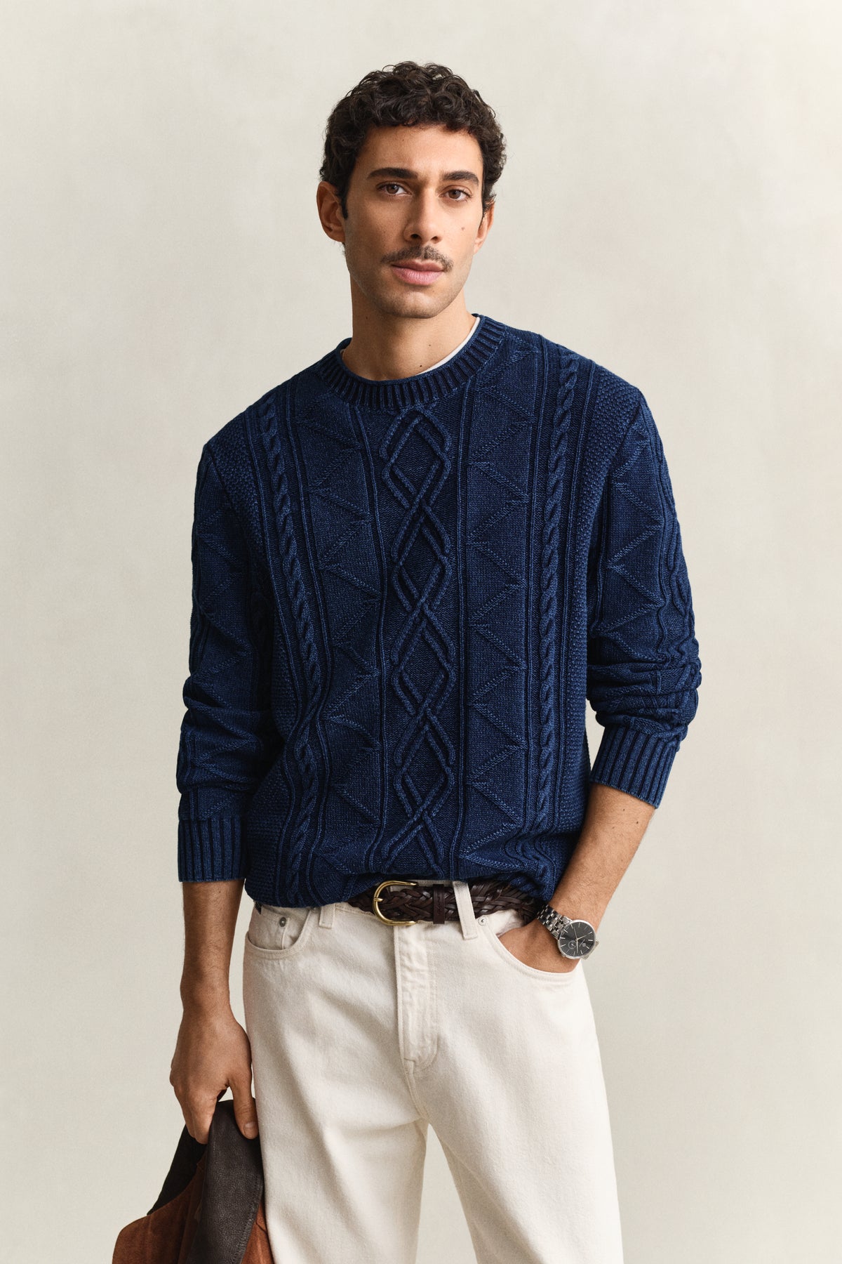 RICH NAVY, INDIGO CABLE C-NECK, FRONT-VIEW BY GANT AU.