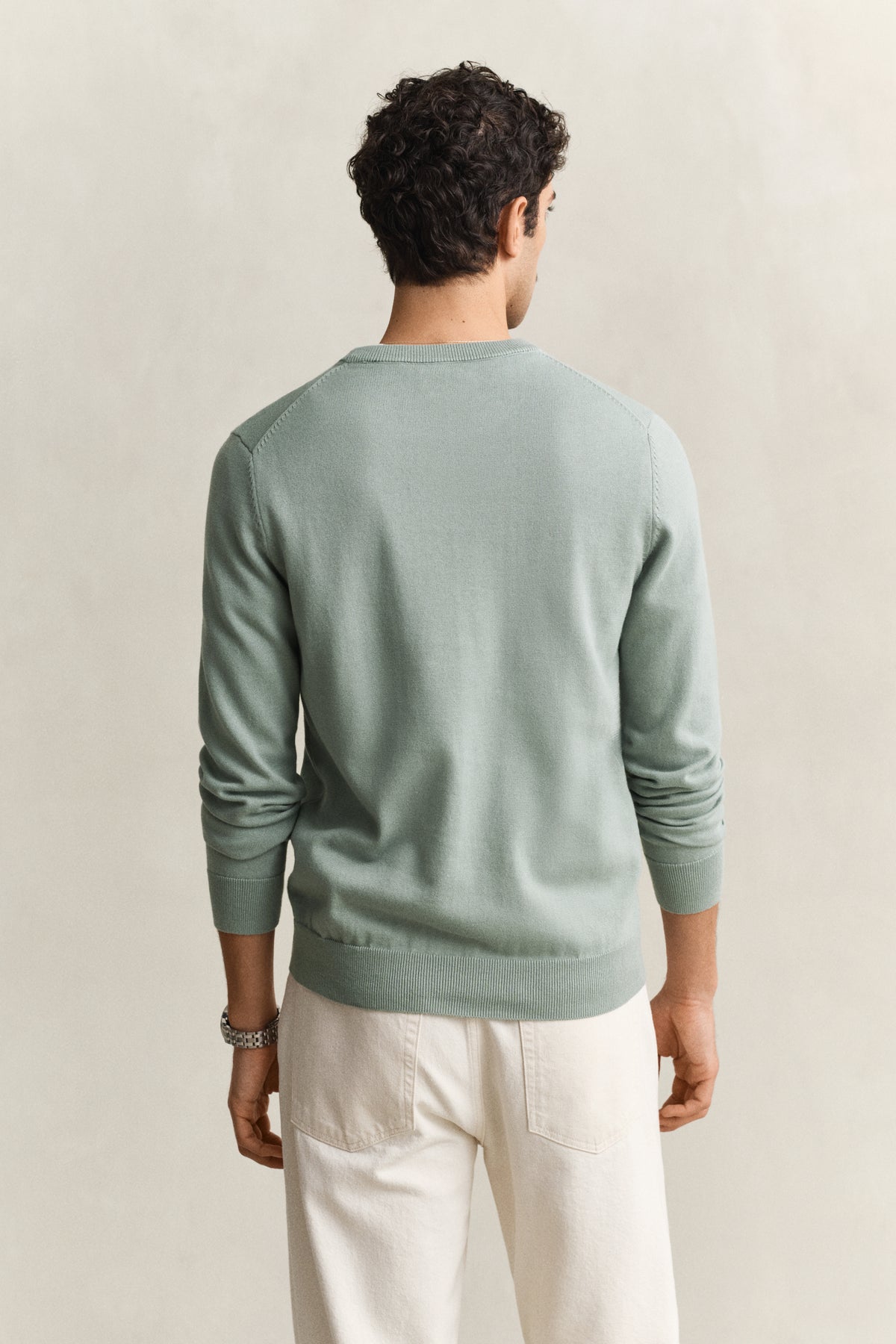 CERAMIC GREY, CLASSIC COTTON C-NECK, BACK-VIEW BY GANT AU.