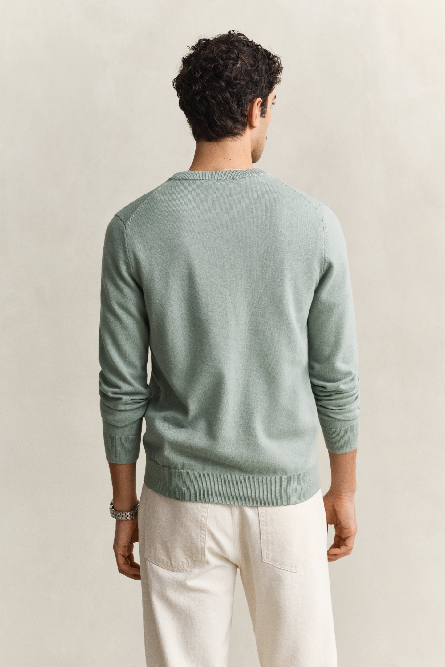 CERAMIC GREY, CLASSIC COTTON C-NECK, BACK-VIEW BY GANT AU.