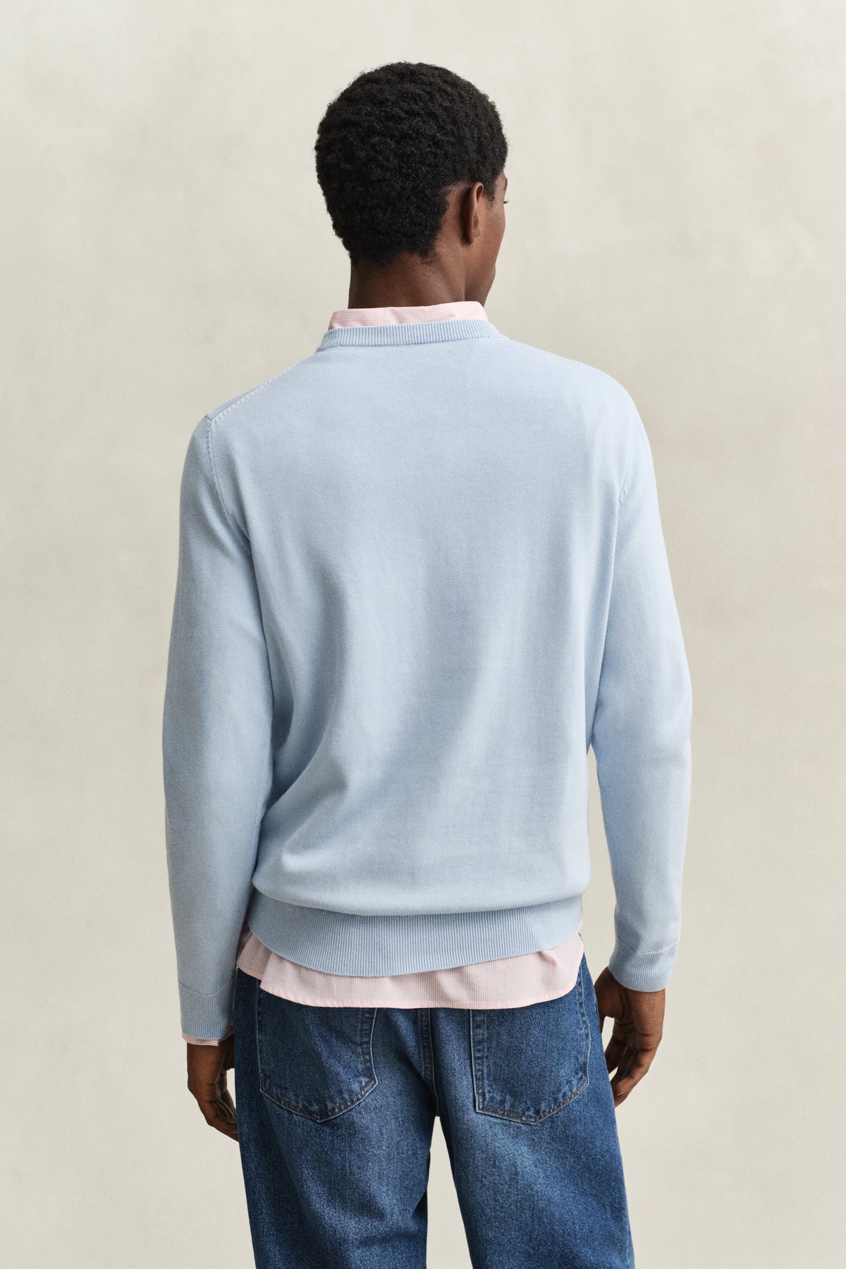 FRESH BLUE, CLASSIC COTTON C-NECK, BACK-VIEW BY GANT AU.