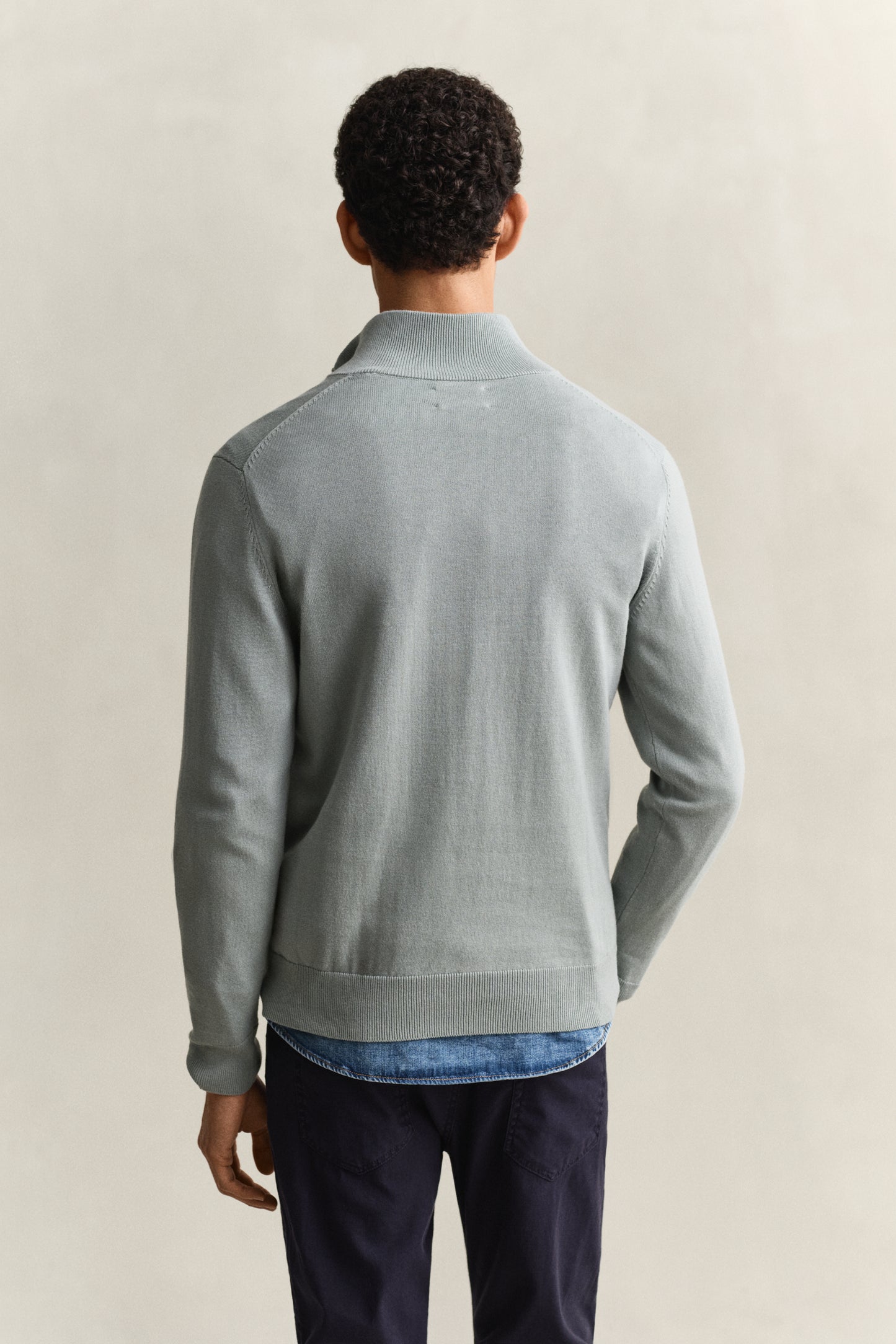 CERAMIC GREY, CLASSIC COTTON HALF ZIP, BACK-VIEW BY GANT AU.