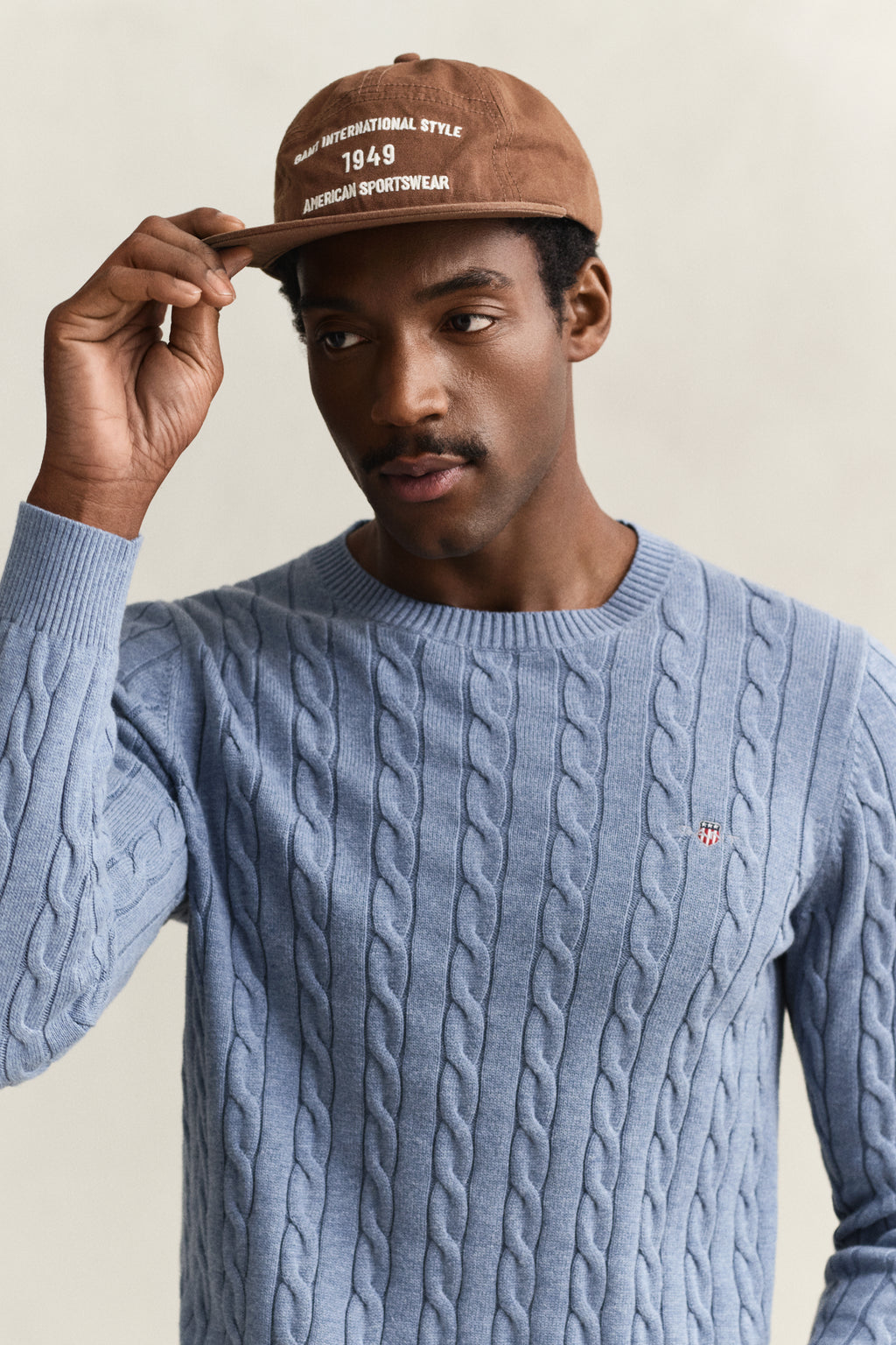 FADED DENIM, Classic Cable Knit Sweater, CLOSE-UP BY GANT AU.