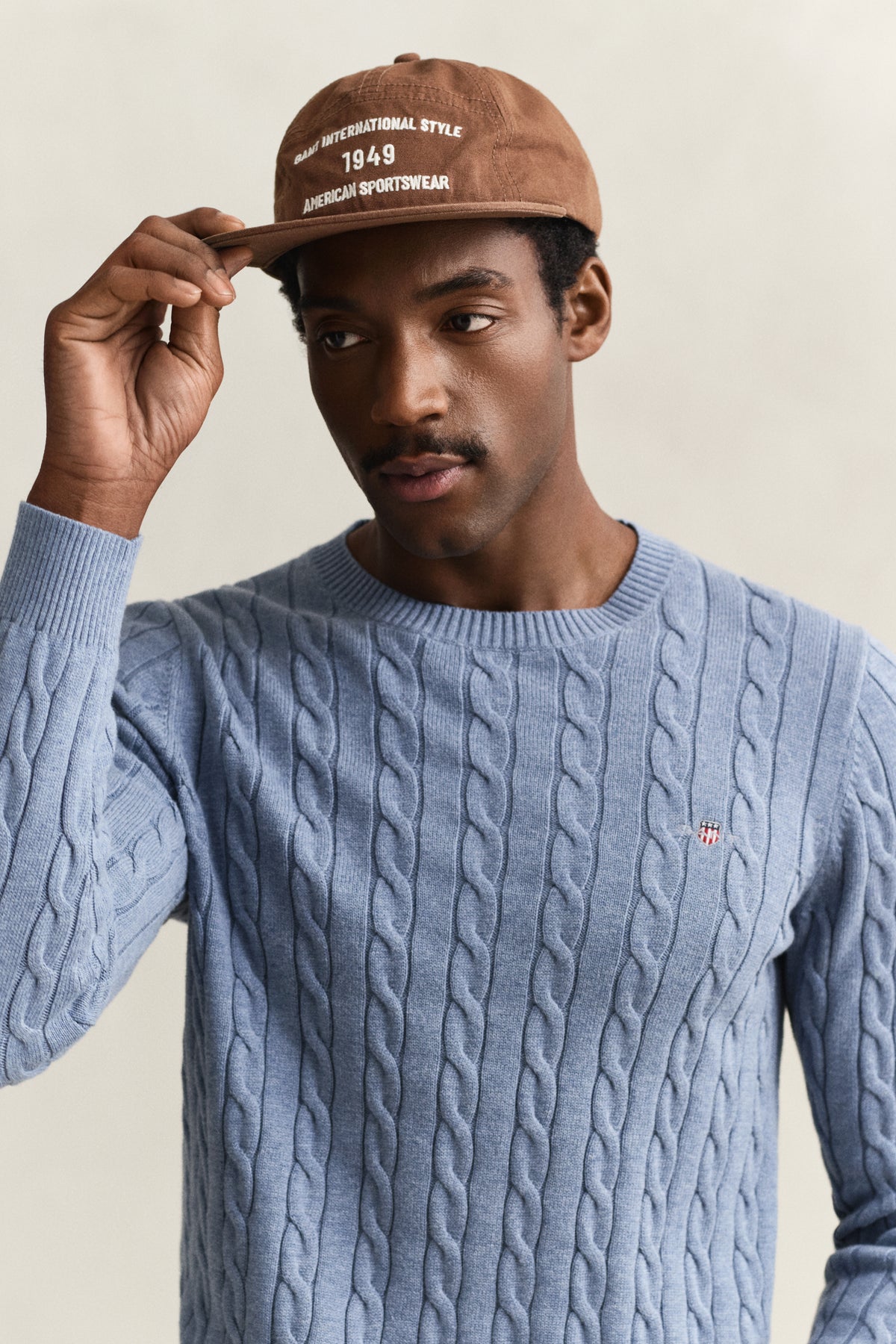 FADED DENIM, Classic Cable Knit Sweater, CLOSE-UP BY GANT AU.