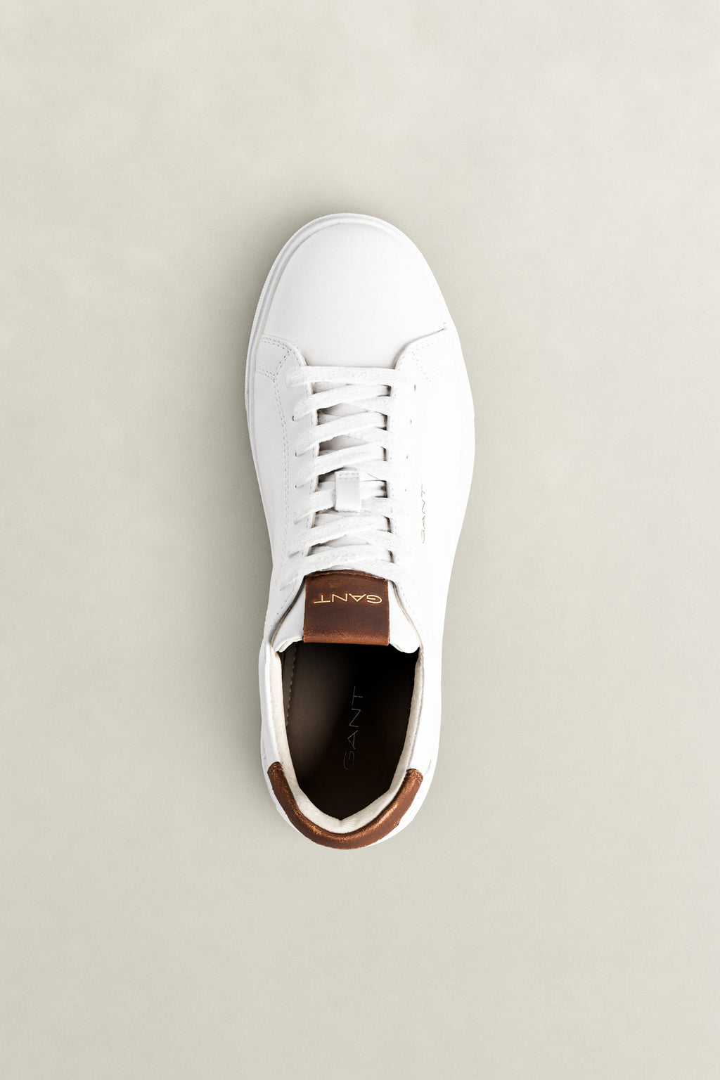 MULTICOLOR, MC JULIEN, CLOSE-UP BY GANT AU.
