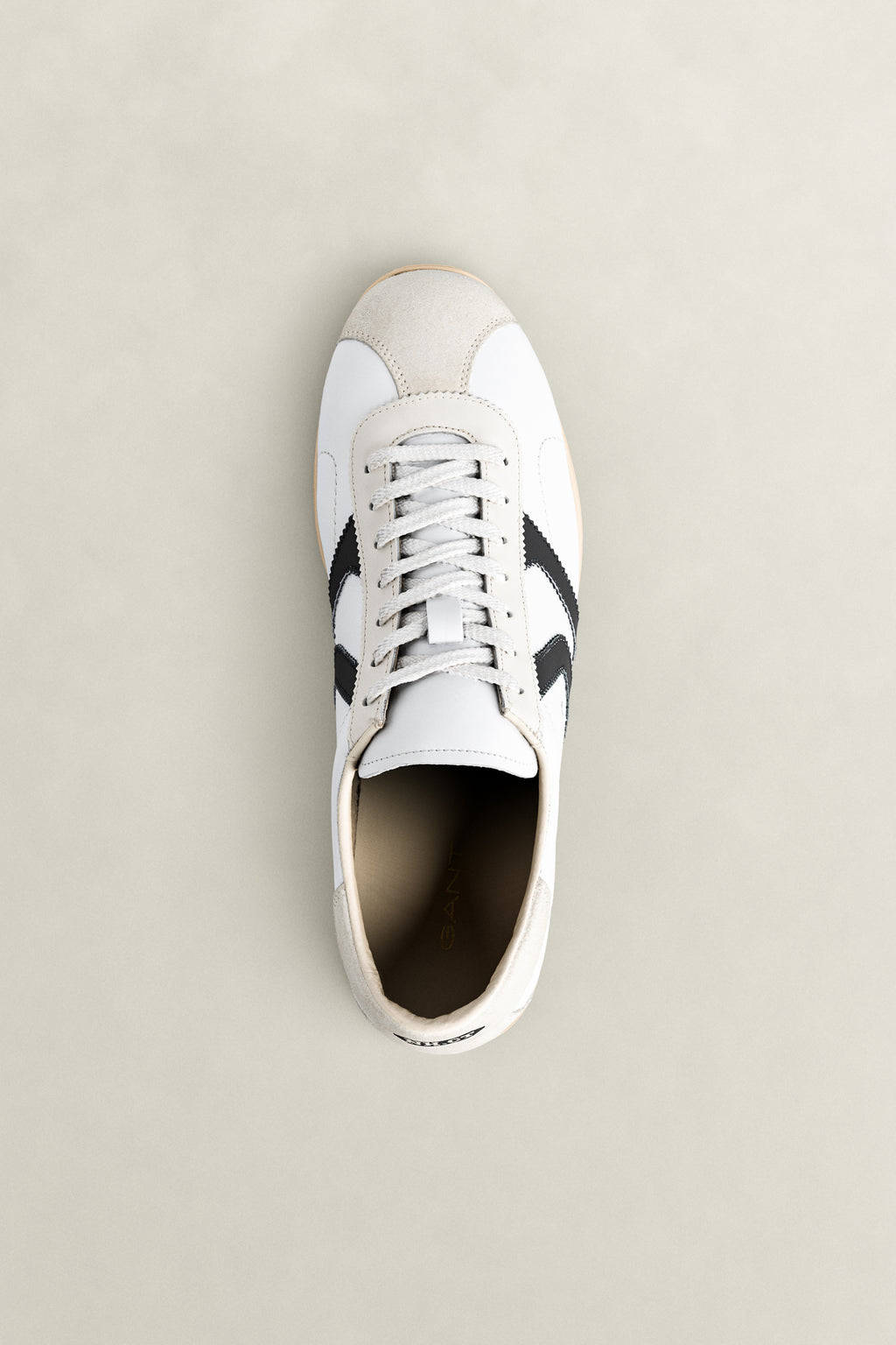 WHITE, SPEARCLUB, CLOSE-UP BY GANT AU.