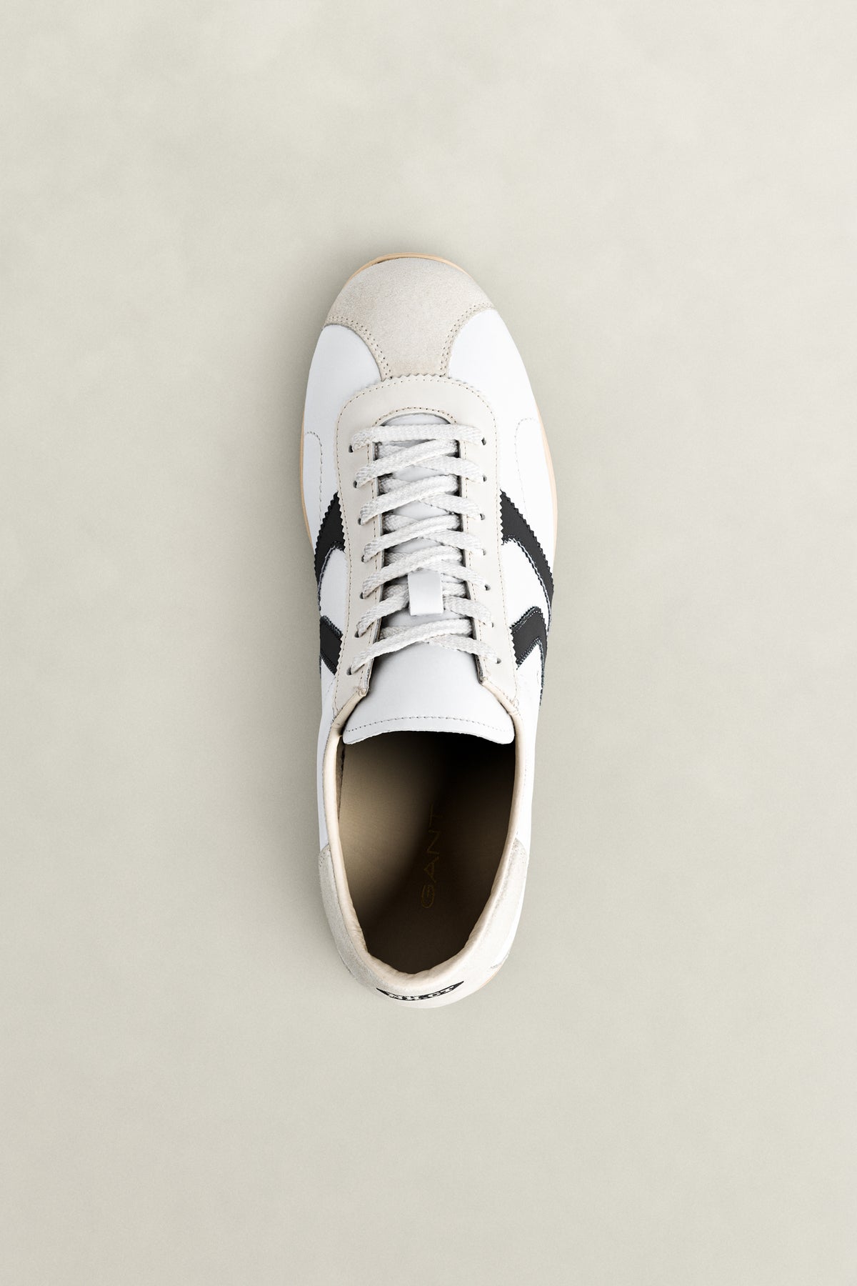 WHITE, SPEARCLUB, CLOSE-UP BY GANT AU.