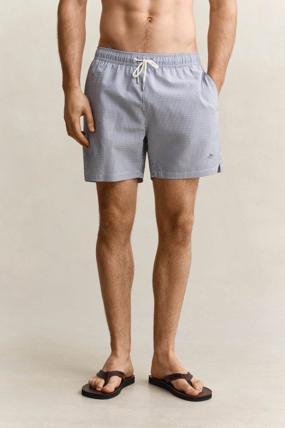 VINTAGE BLUE, STRIPED SEERSUCKER SWIM SHORTS, CLOSE-UP BY GANT AU.