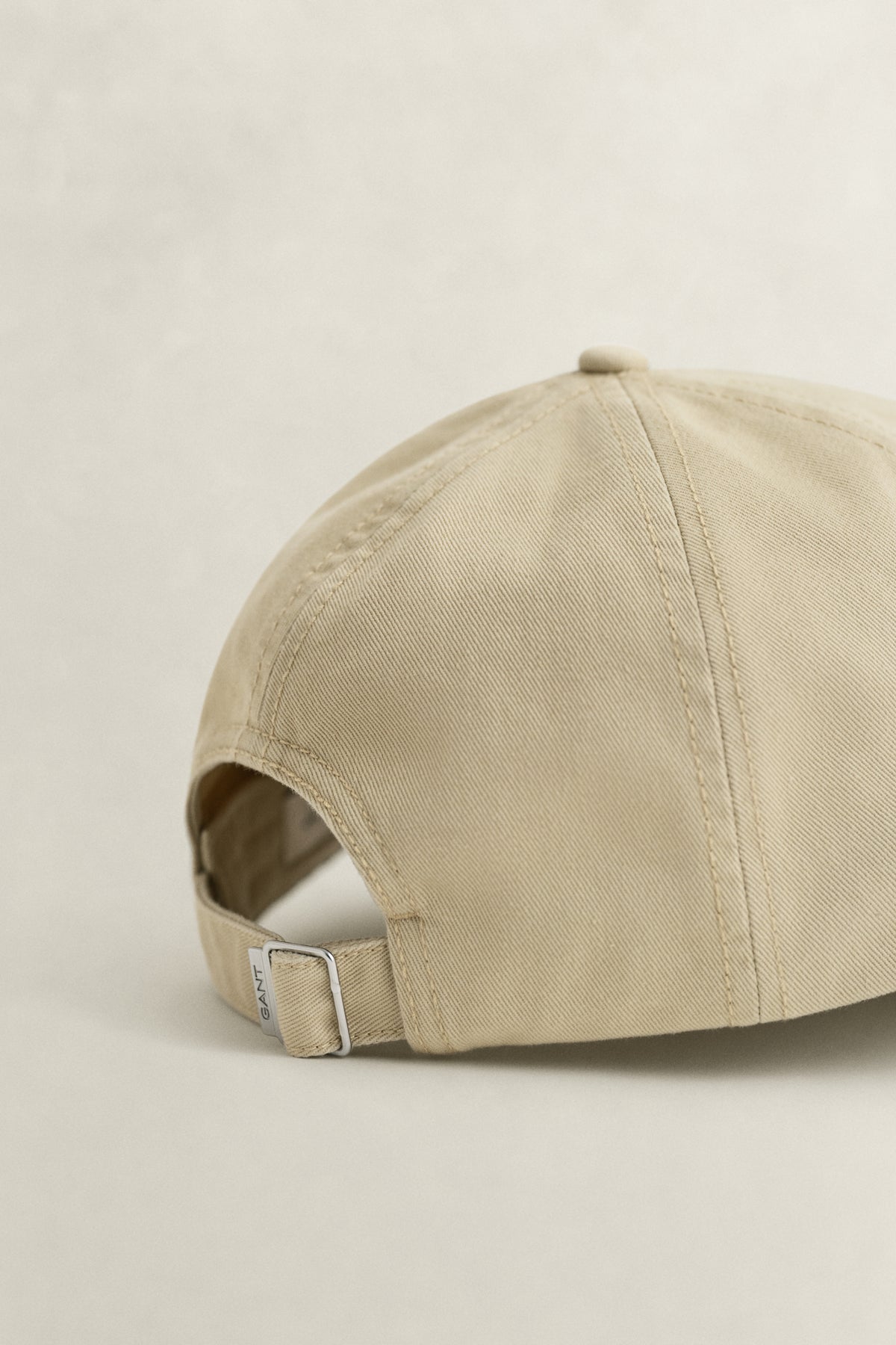 OAT BEIGE, Shield Cap, CLOSE-UP BY GANT AU.
