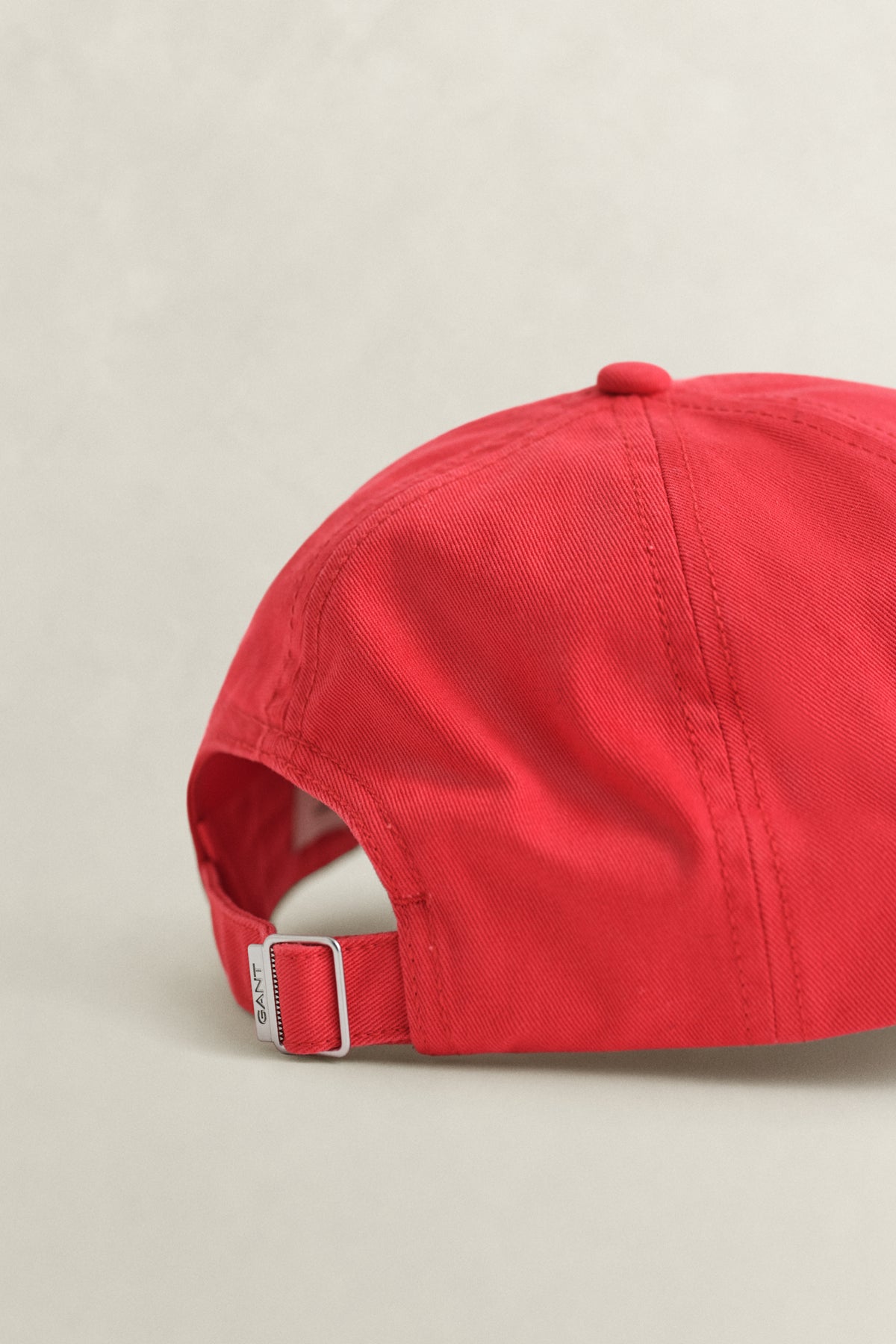 ROSE RED, Shield Cap, CLOSE-UP BY GANT AU.