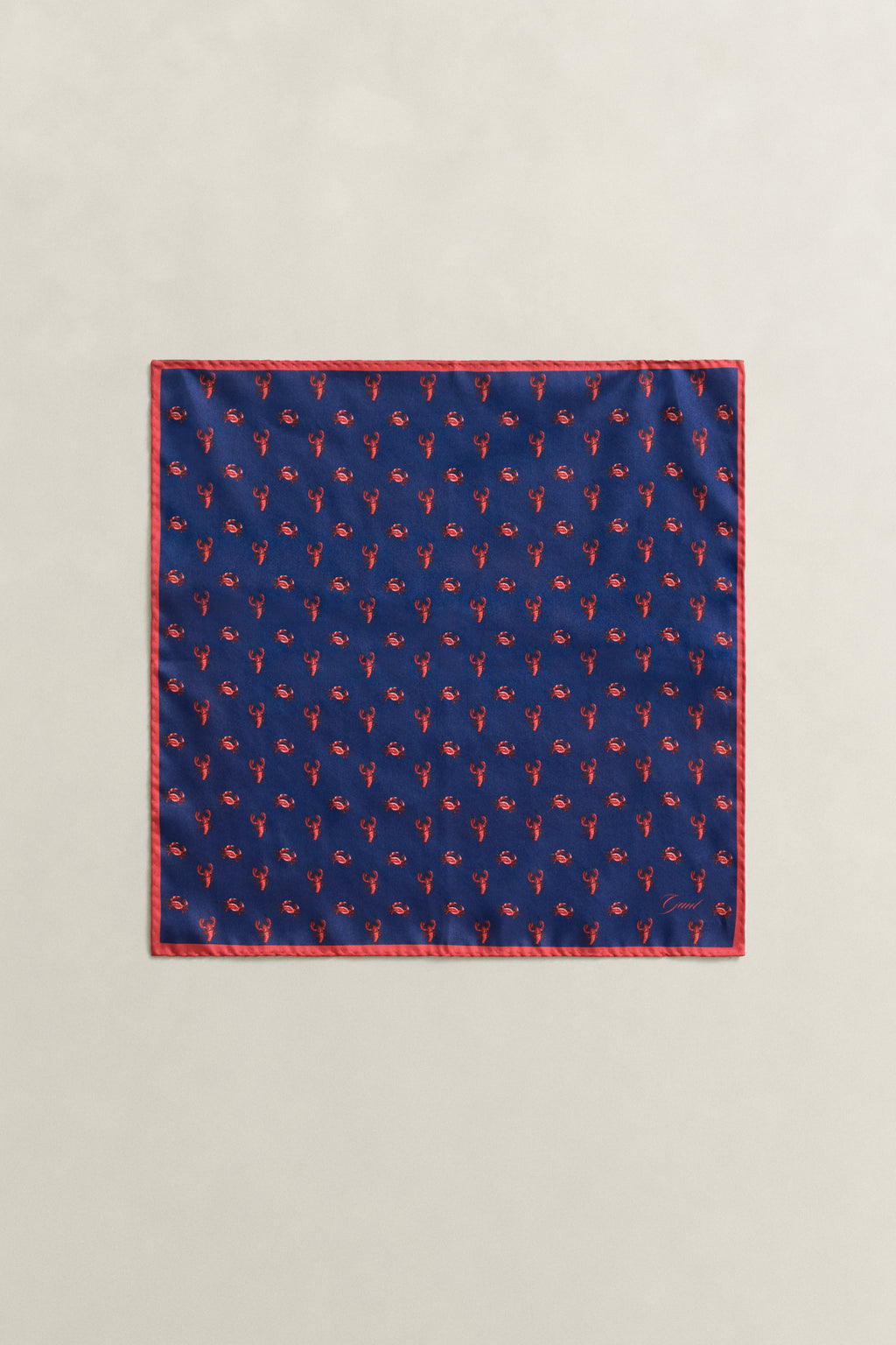 RICH NAVY, CRAB PRINT POCKET SQUARE BY GANT AU.