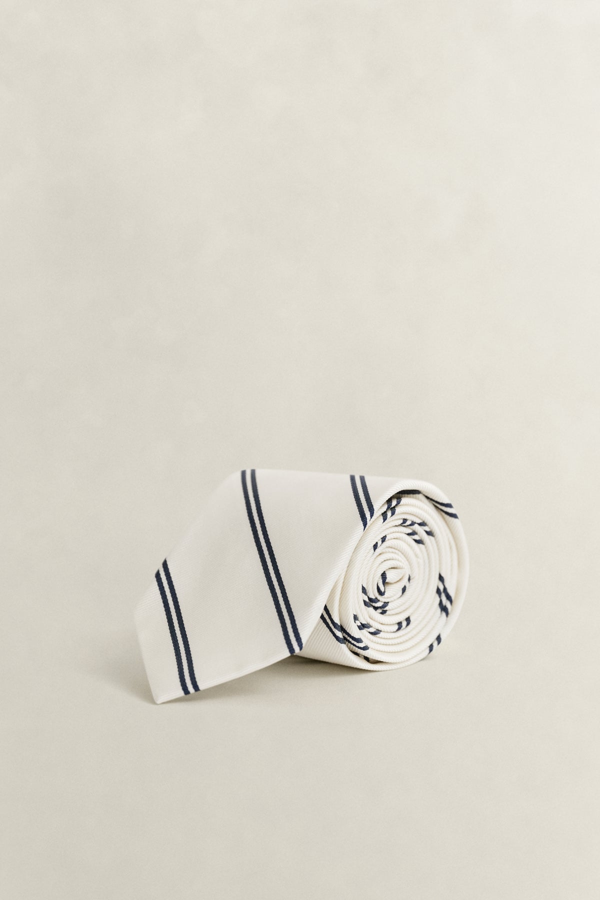 CREAM, STRIPED TIE BY GANT AU.