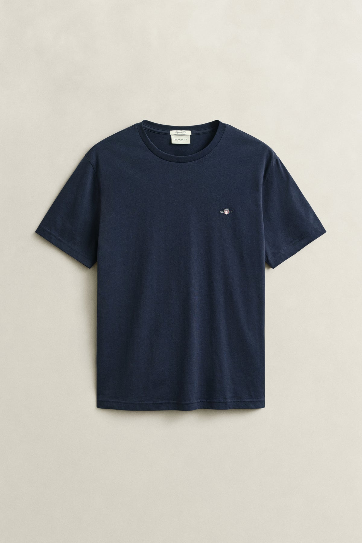 EVENING BLUE, Shield T-Shirt, FLAT-LAY BY GANT AU.