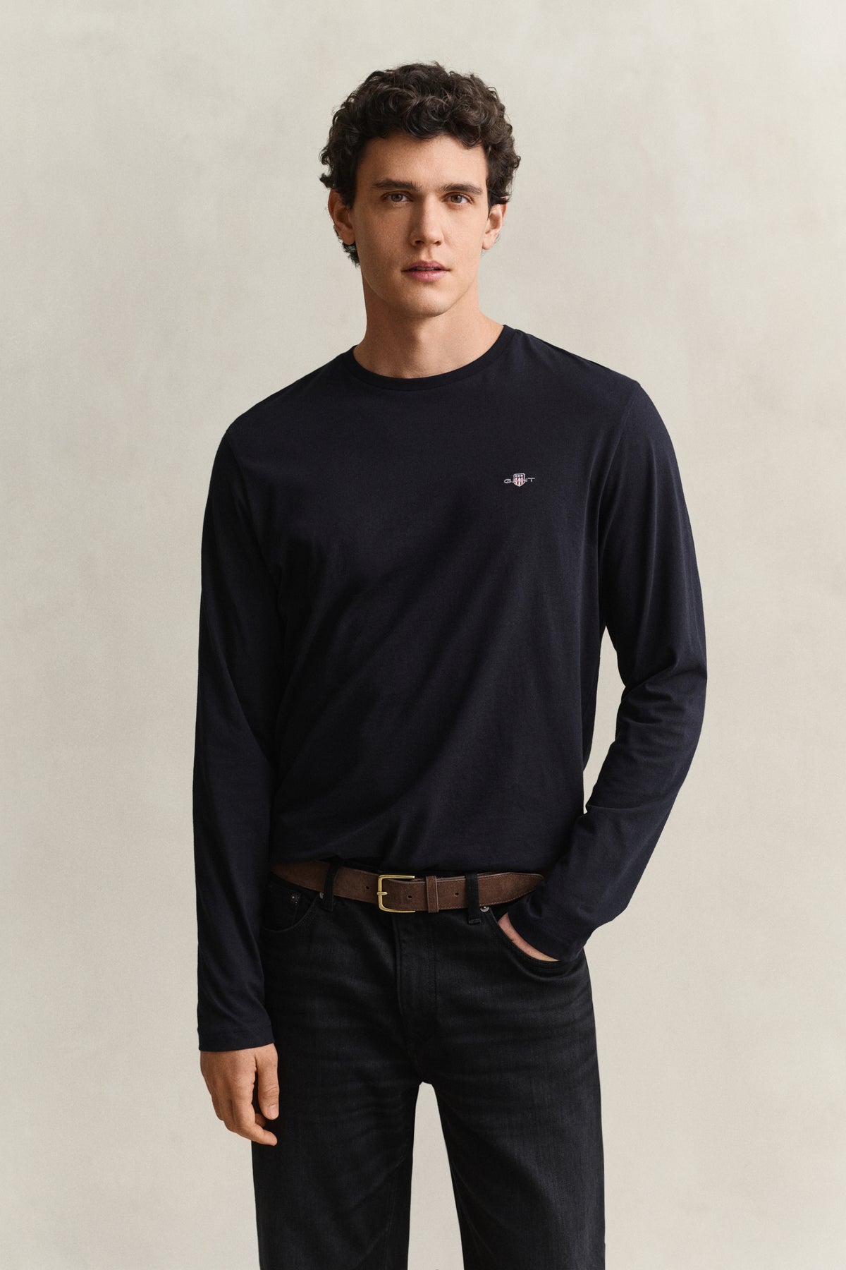 BLACK, Shield Long Sleeve T-Shirt, FRONT-VIEW BY GANT AU.