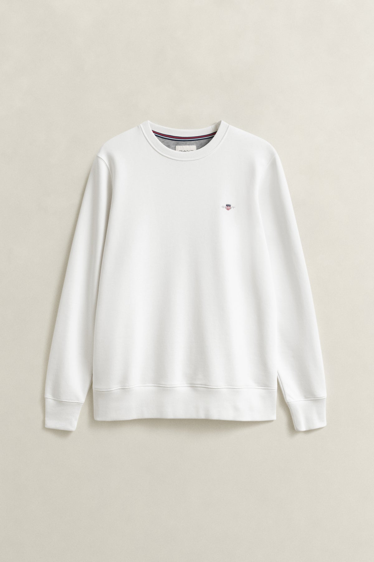 EGGSHELL, REG SHIELD C-NECK SWEAT, FLAT-LAY BY GANT AU.