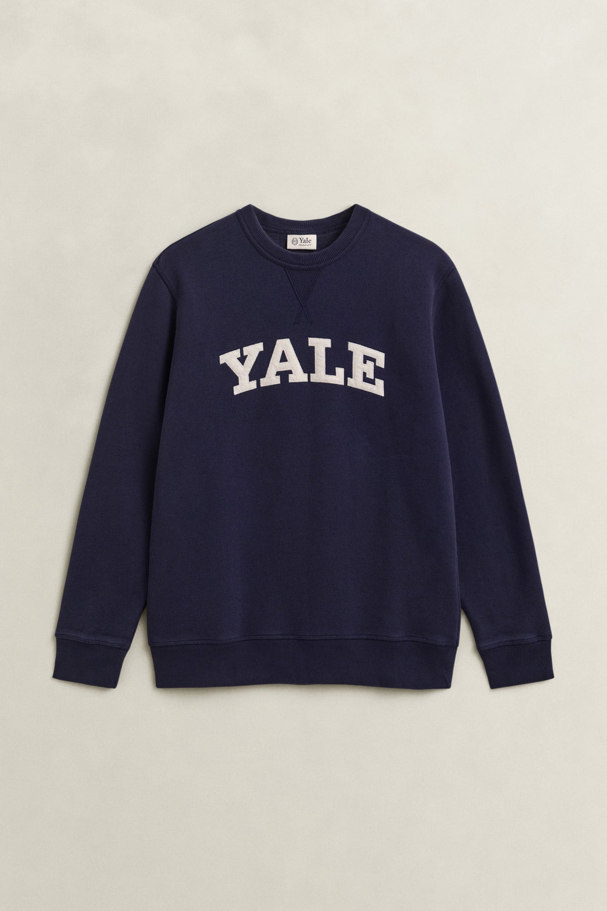 MARINE, YALE C-NECK, FLAT-LAY BY GANT AU.