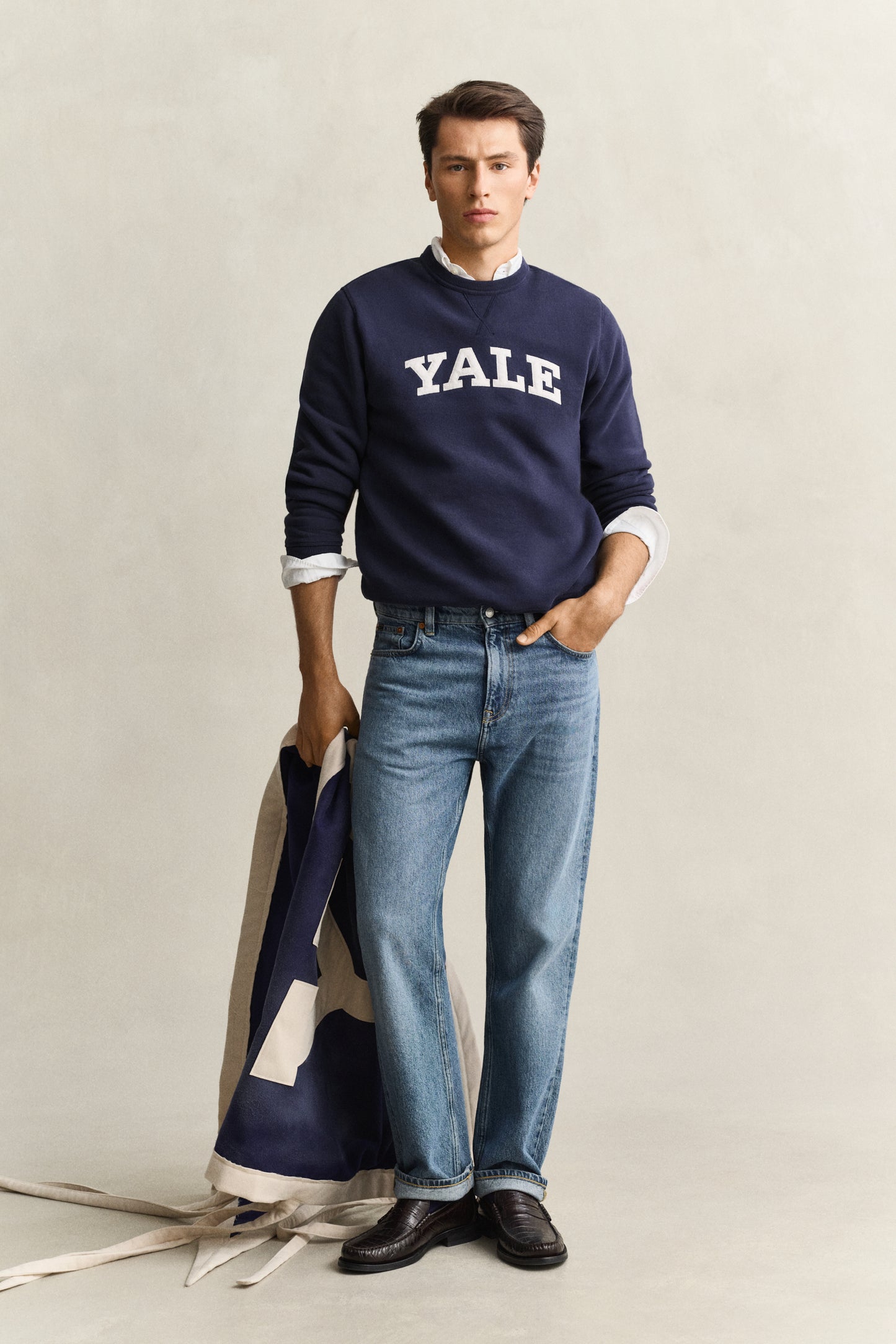 MARINE, YALE C-NECK, FRONT-VIEW BY GANT AU.