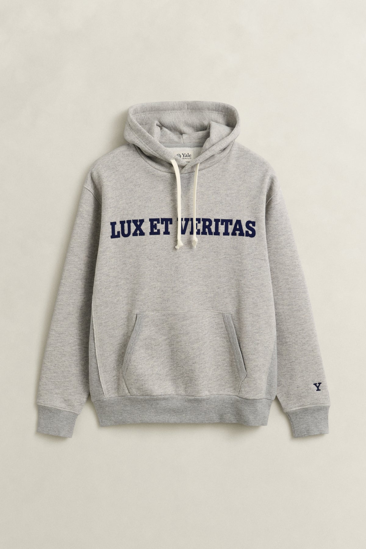 GREY MELANGE, YALE HOODIE, FLAT-LAY BY GANT AU.