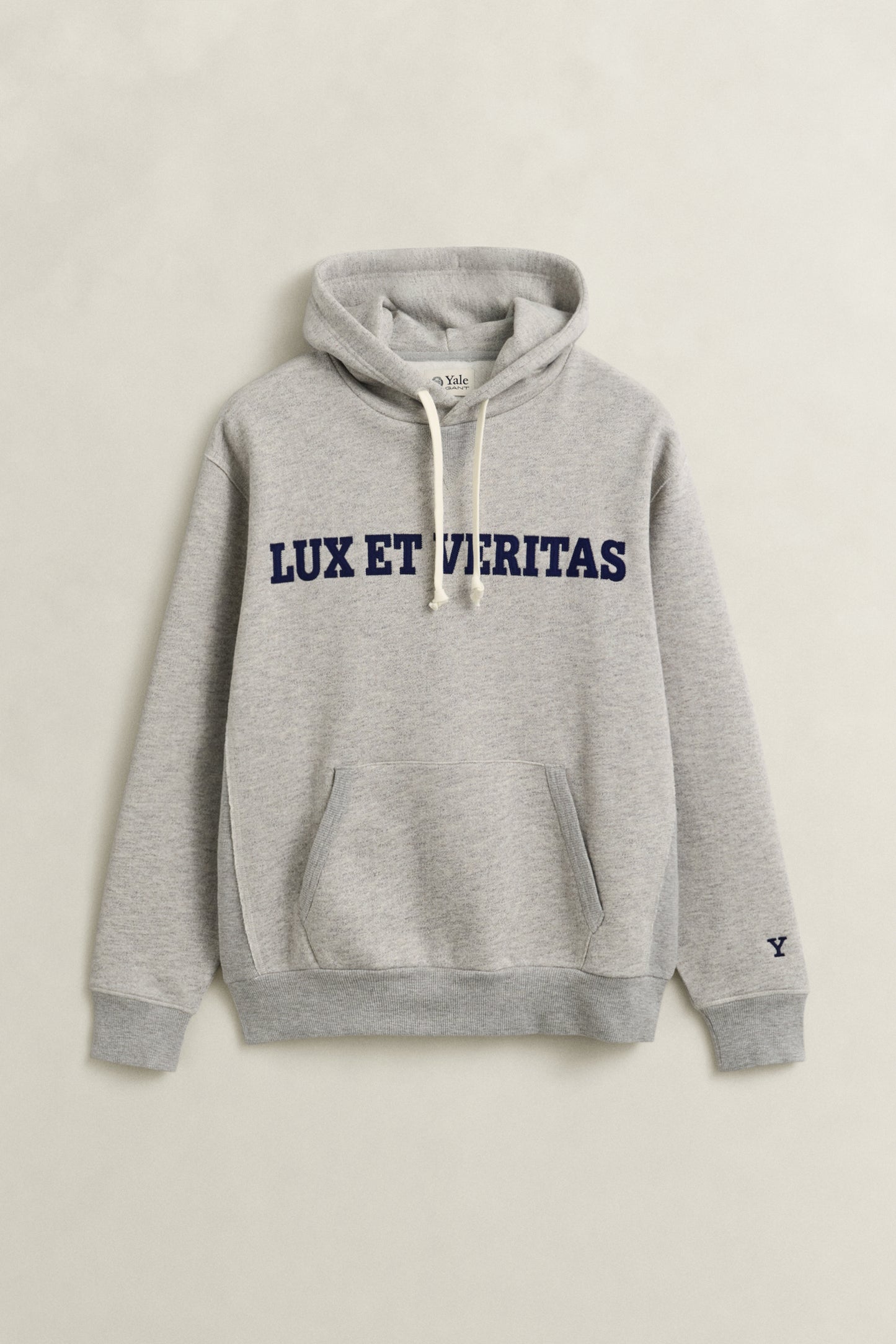 GREY MELANGE, YALE HOODIE, FLAT-LAY BY GANT AU.