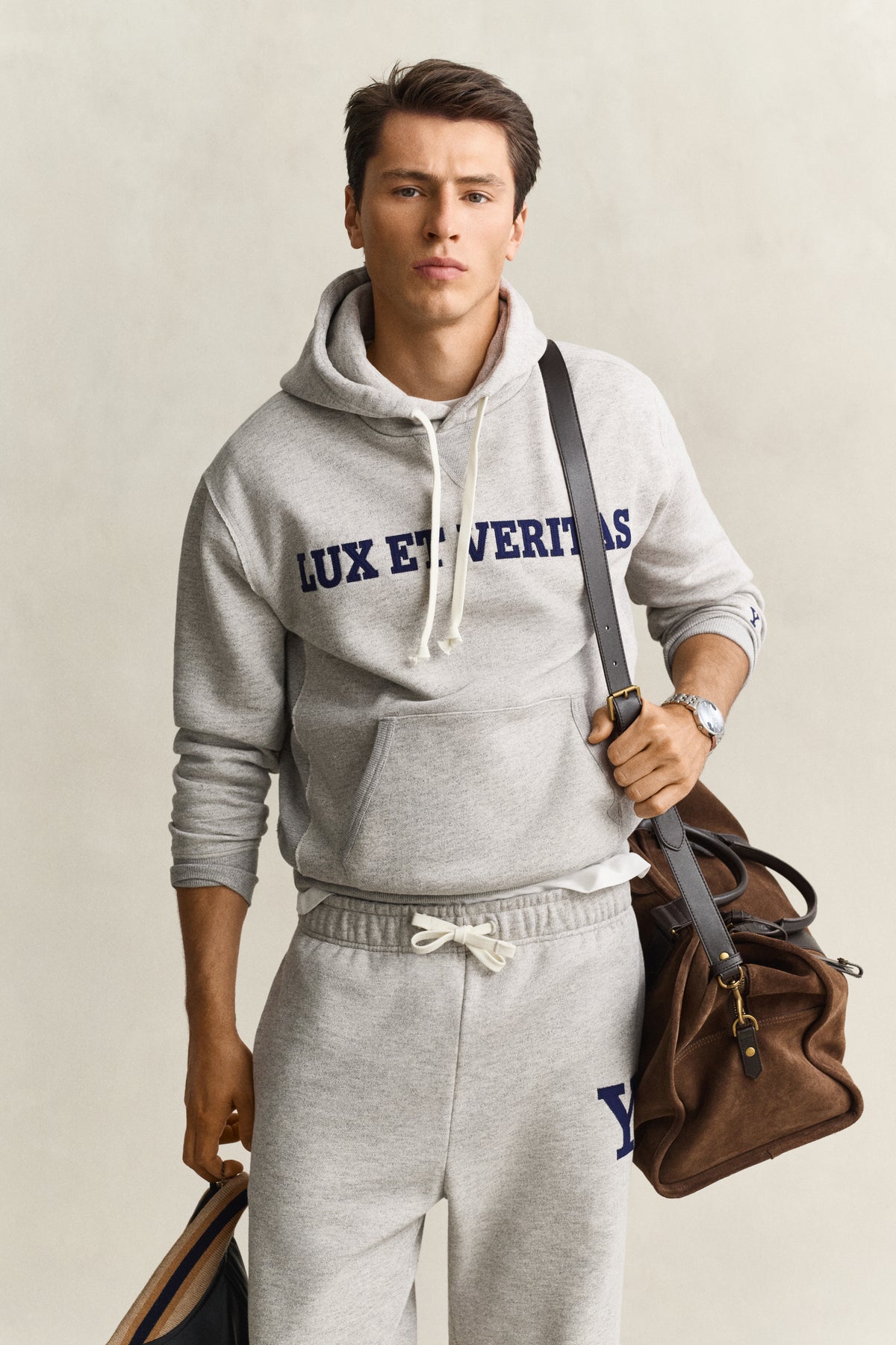 GREY MELANGE, YALE HOODIE BY GANT AU.