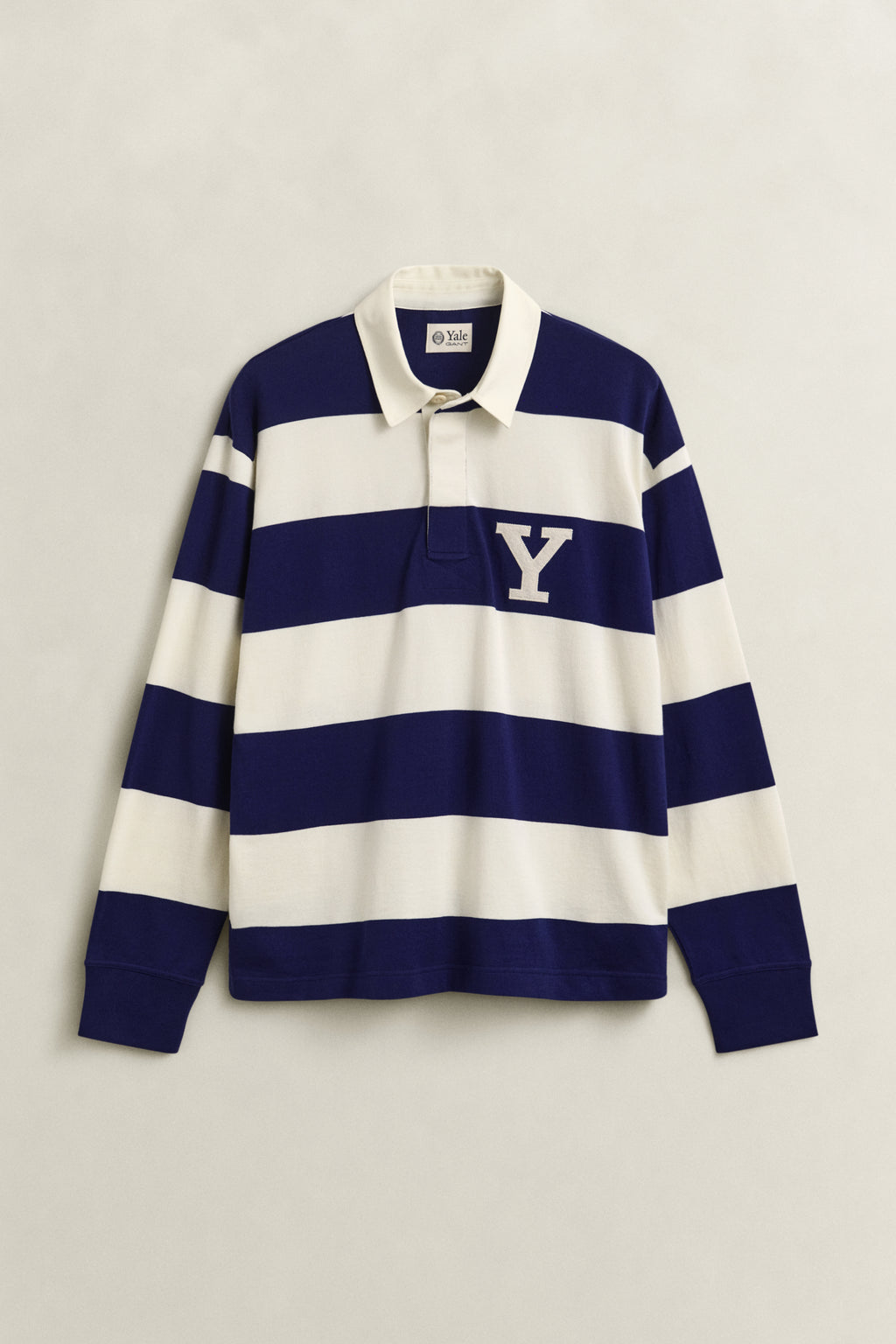 RICH NAVY, YALE STRIPED HEAVY RUGGER, FLAT-LAY BY GANT AU.