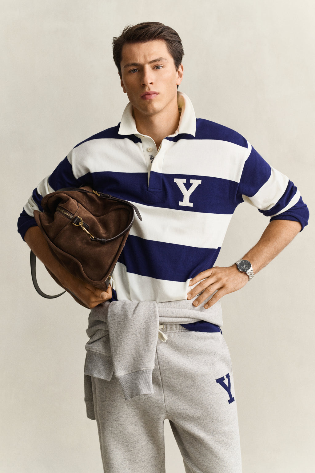 RICH NAVY, YALE STRIPED HEAVY RUGGER, FRONT-VIEW BY GANT AU.