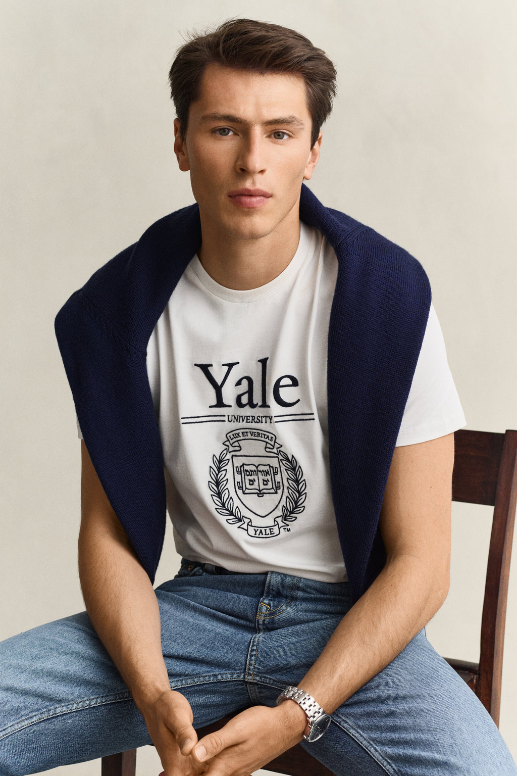 EGGSHELL, YALE T-SHIRT, CLOSE-UP BY GANT AU.