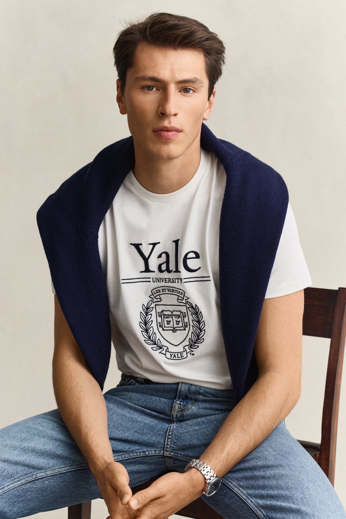 EGGSHELL, YALE T-SHIRT, CLOSE-UP BY GANT AU.